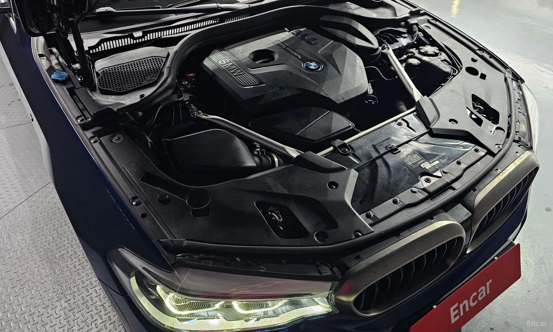 BMW 5 Series (G30) превью 6