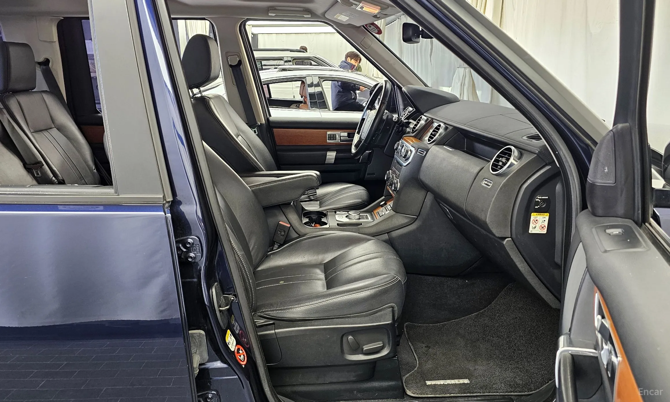 Land Rover Discovery 4 превью 11