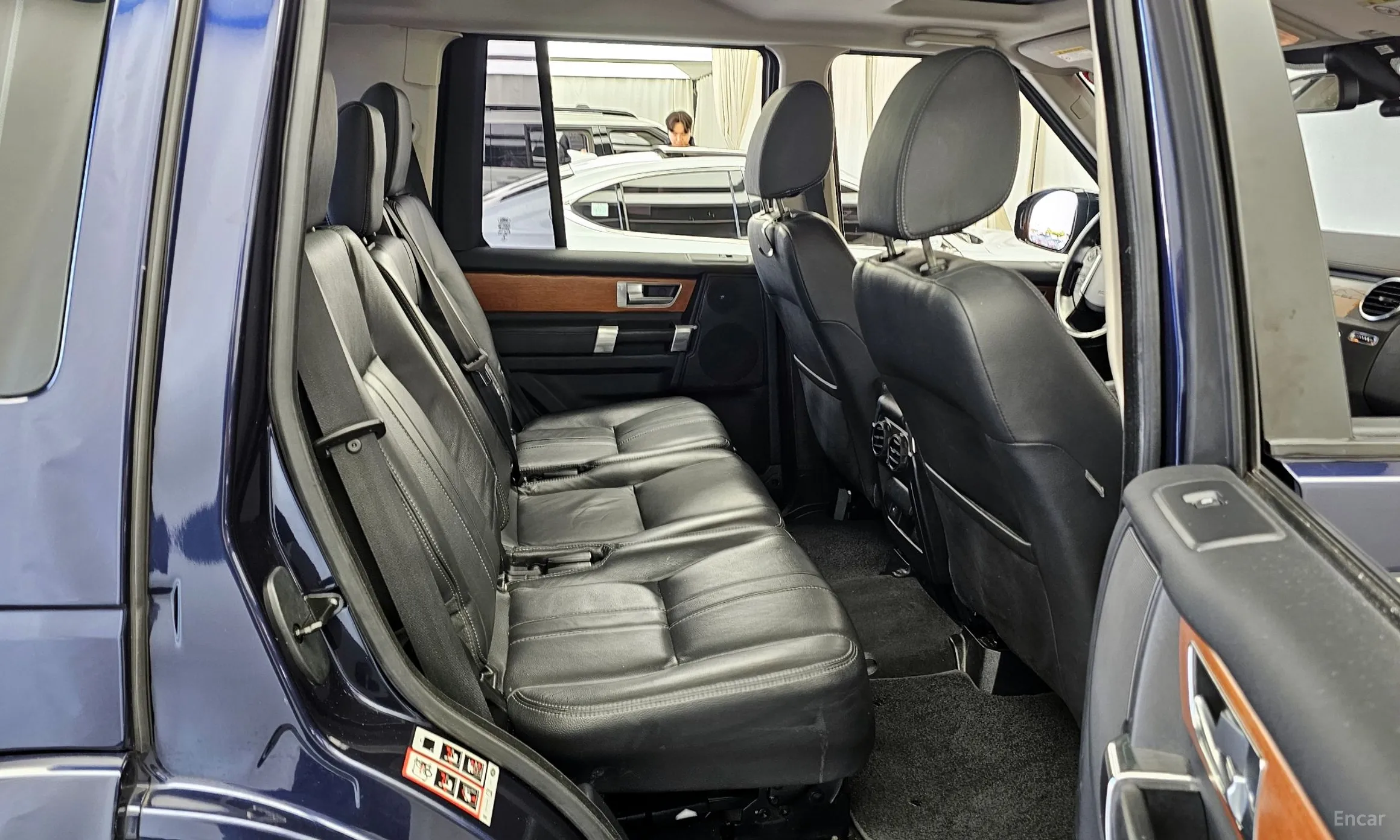 Land Rover Discovery 4 превью 12