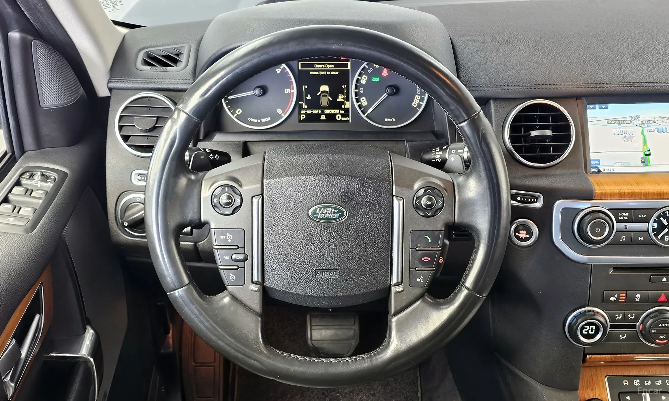 Land Rover Discovery 4 превью 13