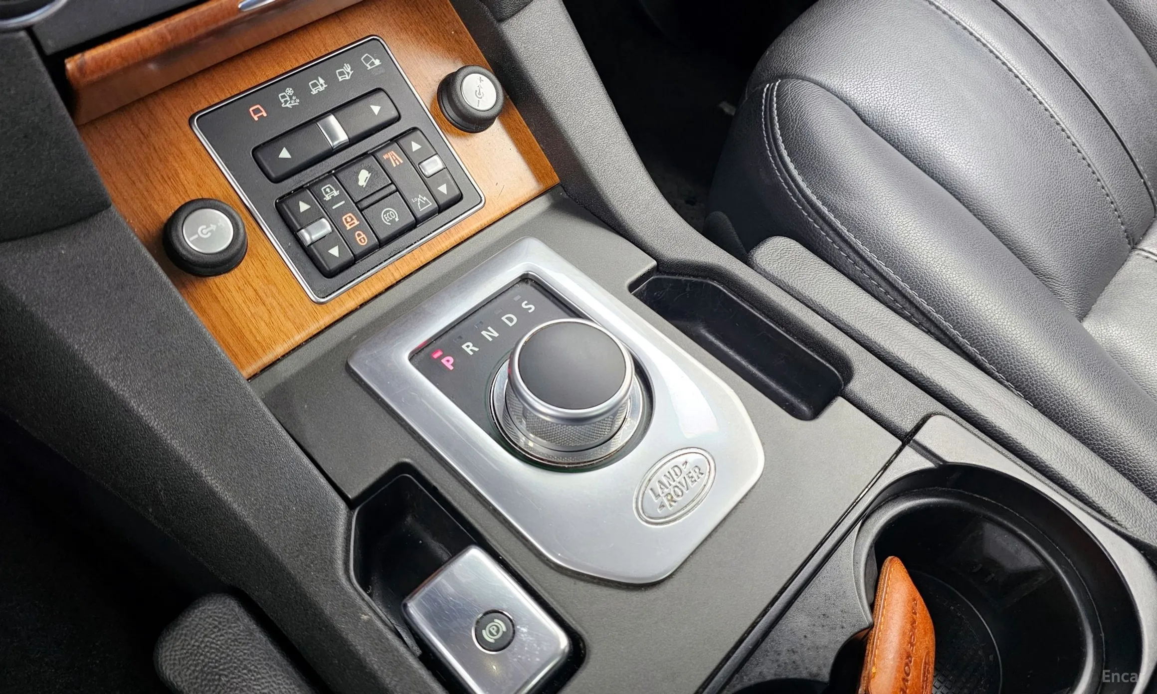 Land Rover Discovery 4 превью 9