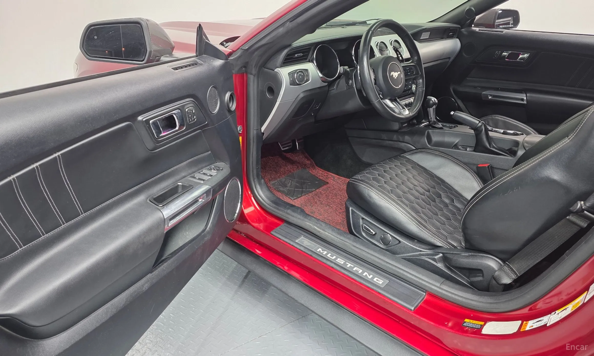 Ford Mustang превью 11