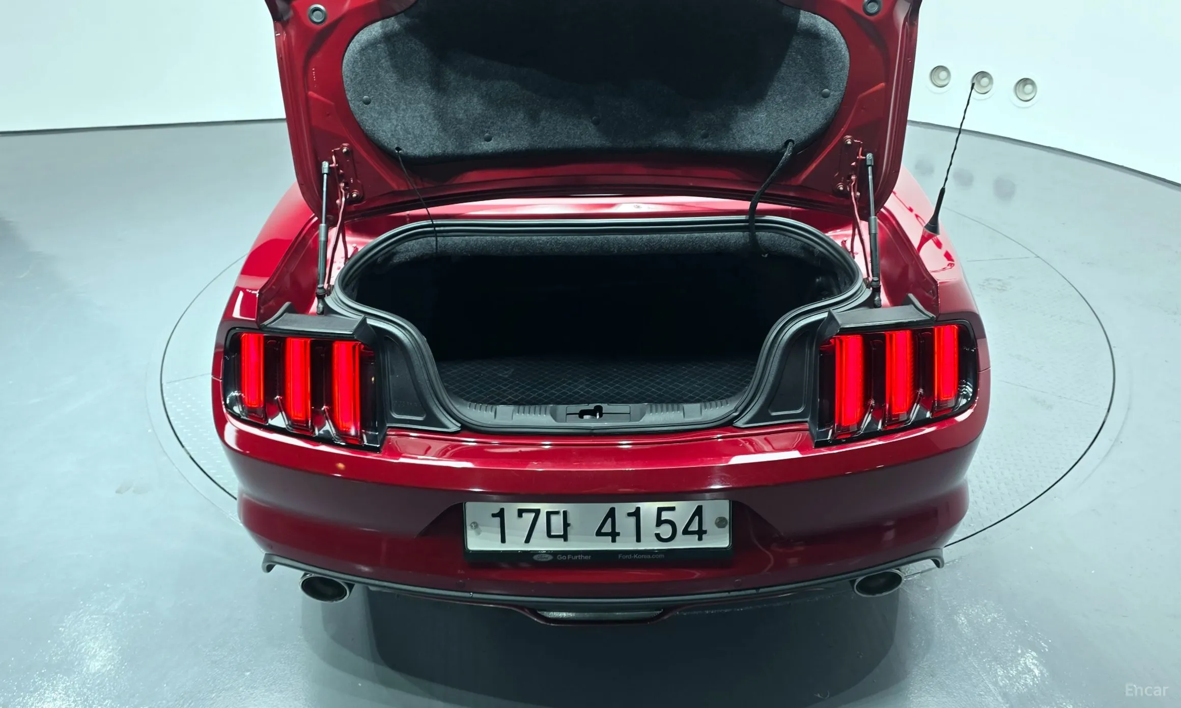 Ford Mustang превью 20