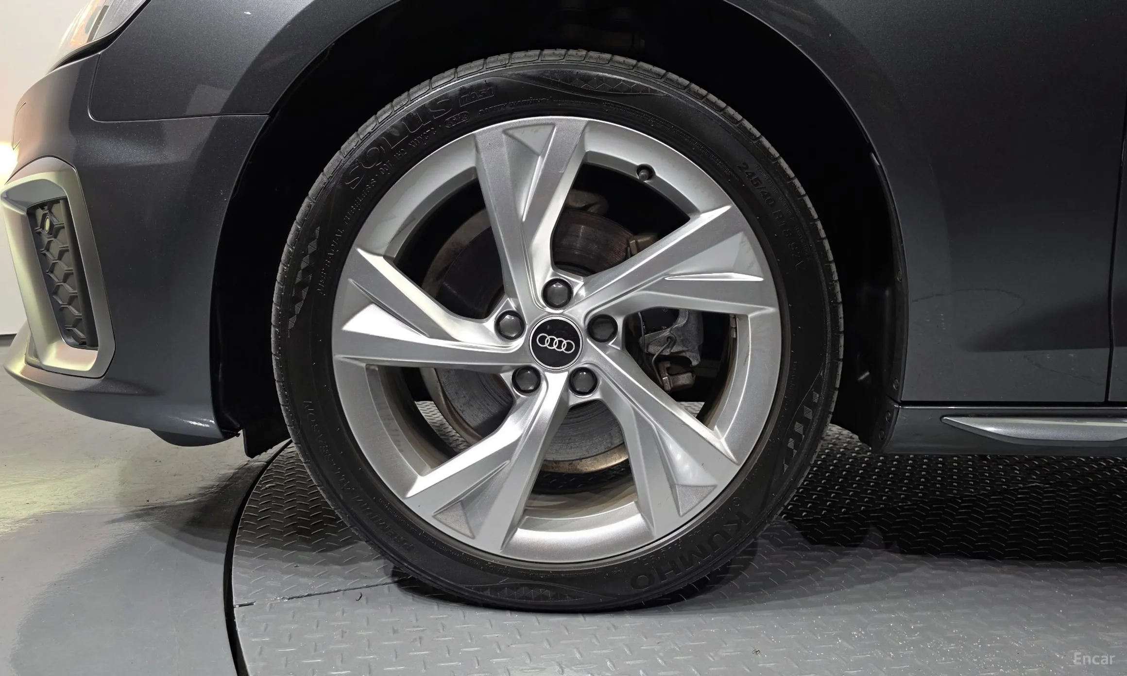 Audi A4 (B9) превью 5