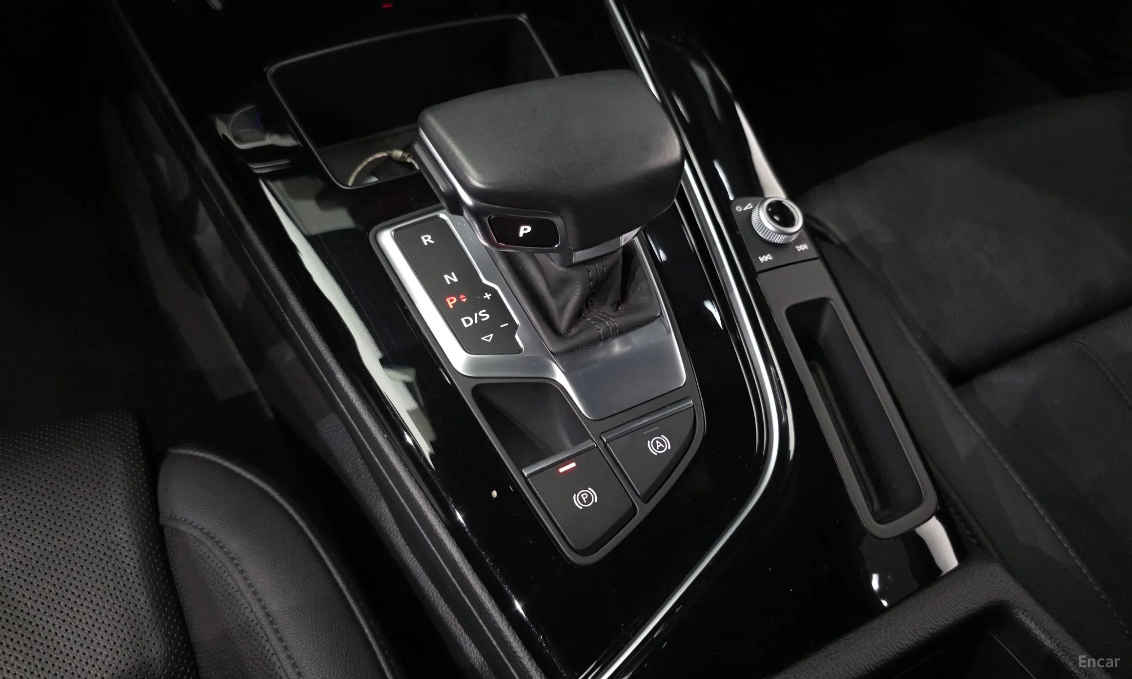 Audi A4 (B9) превью 9