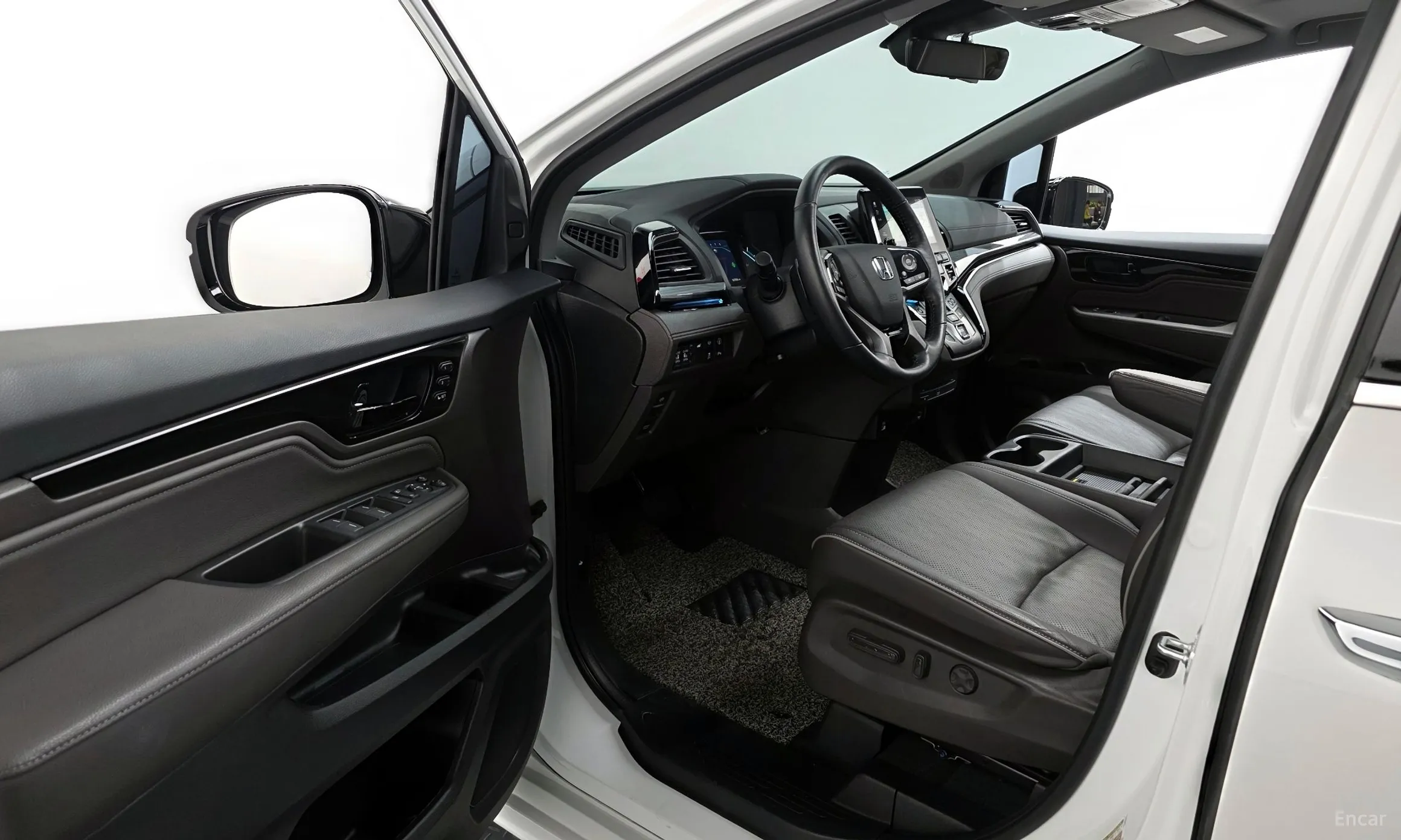 Honda Odyssey превью 10