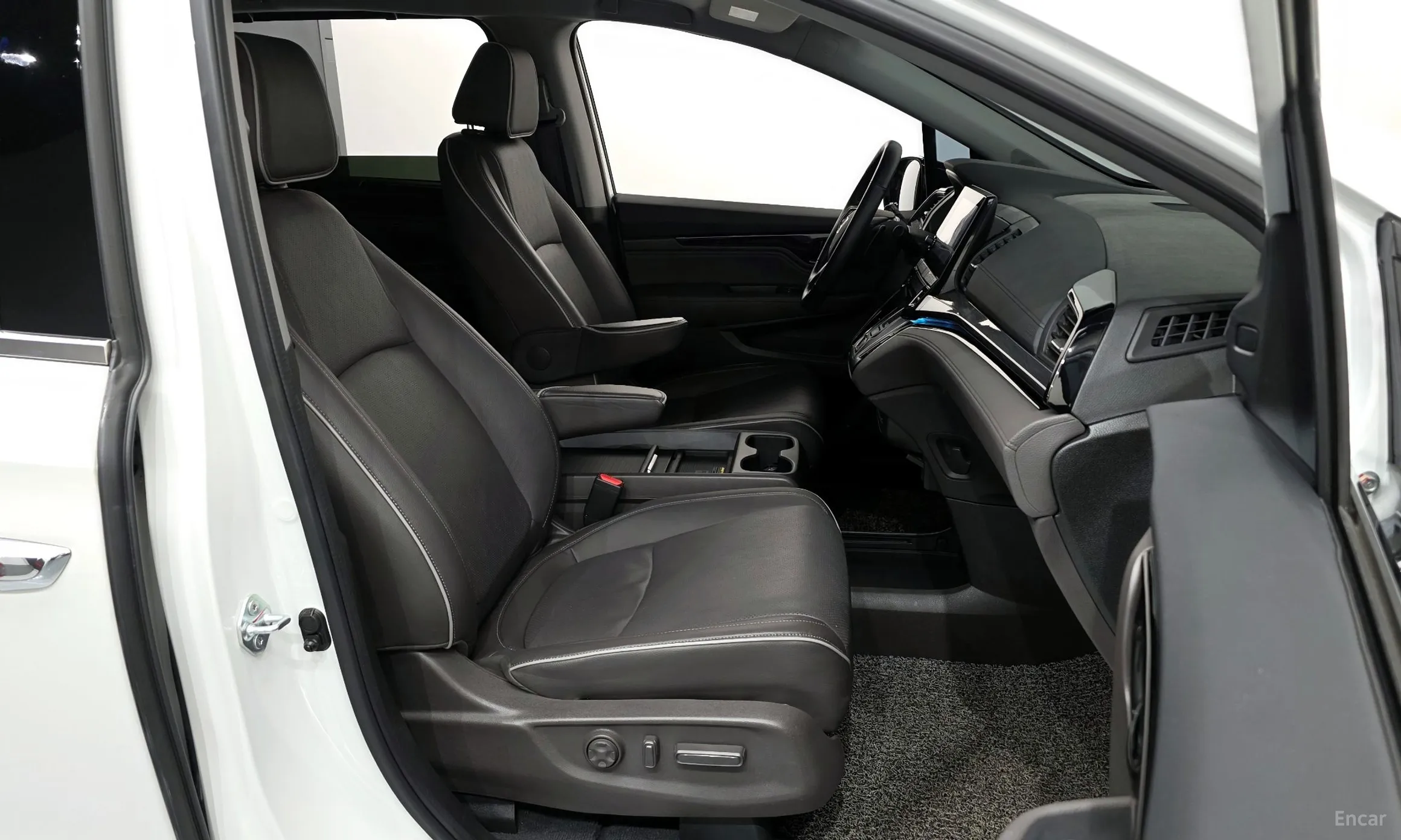 Honda Odyssey превью 11