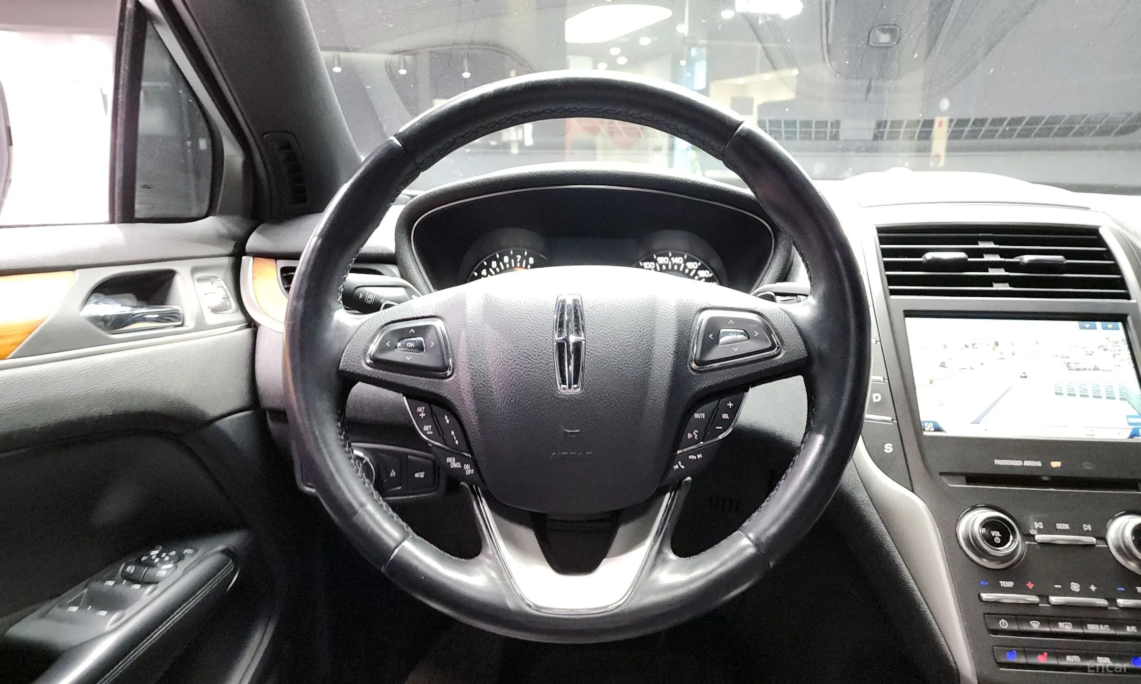 Lincoln MKC превью 14