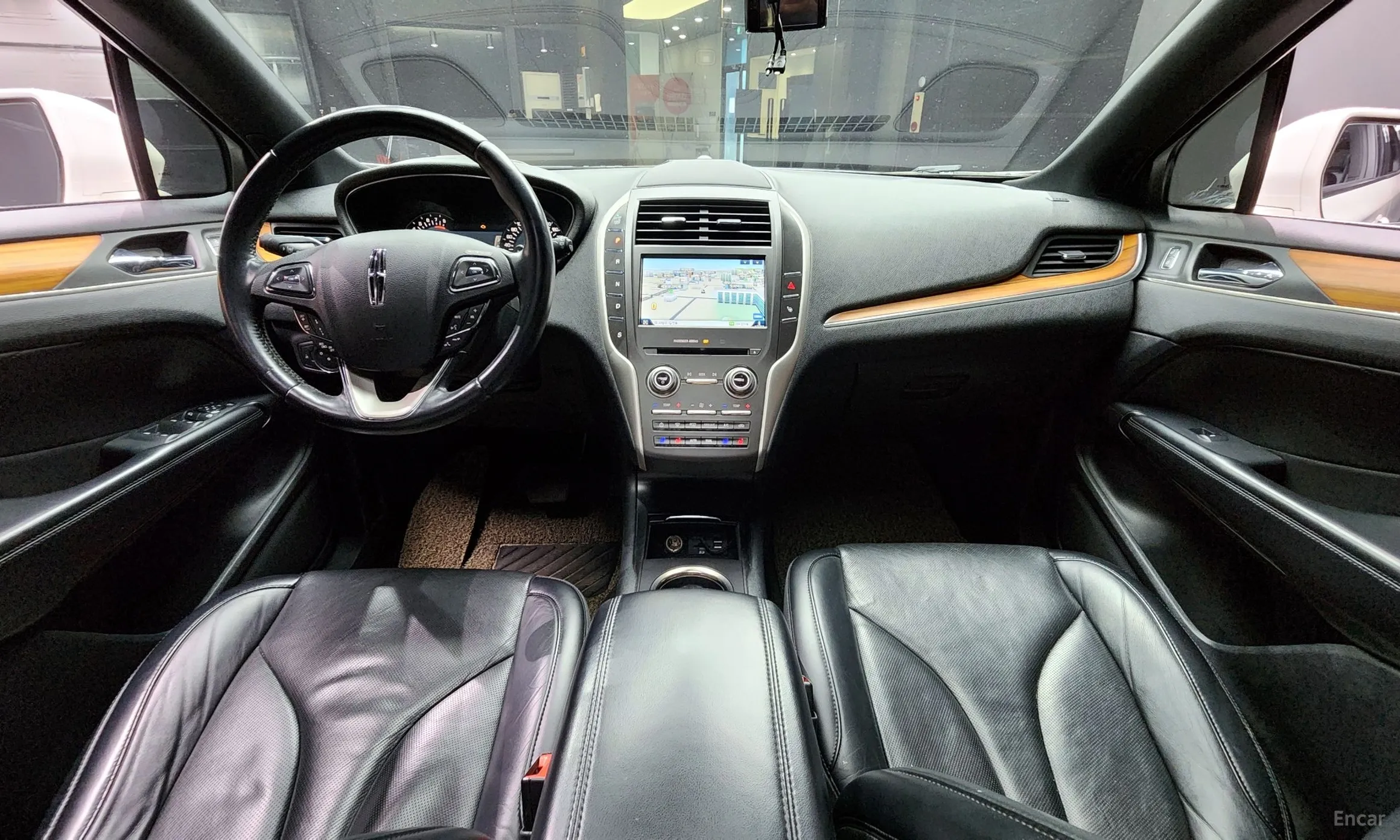 Lincoln MKC превью 7
