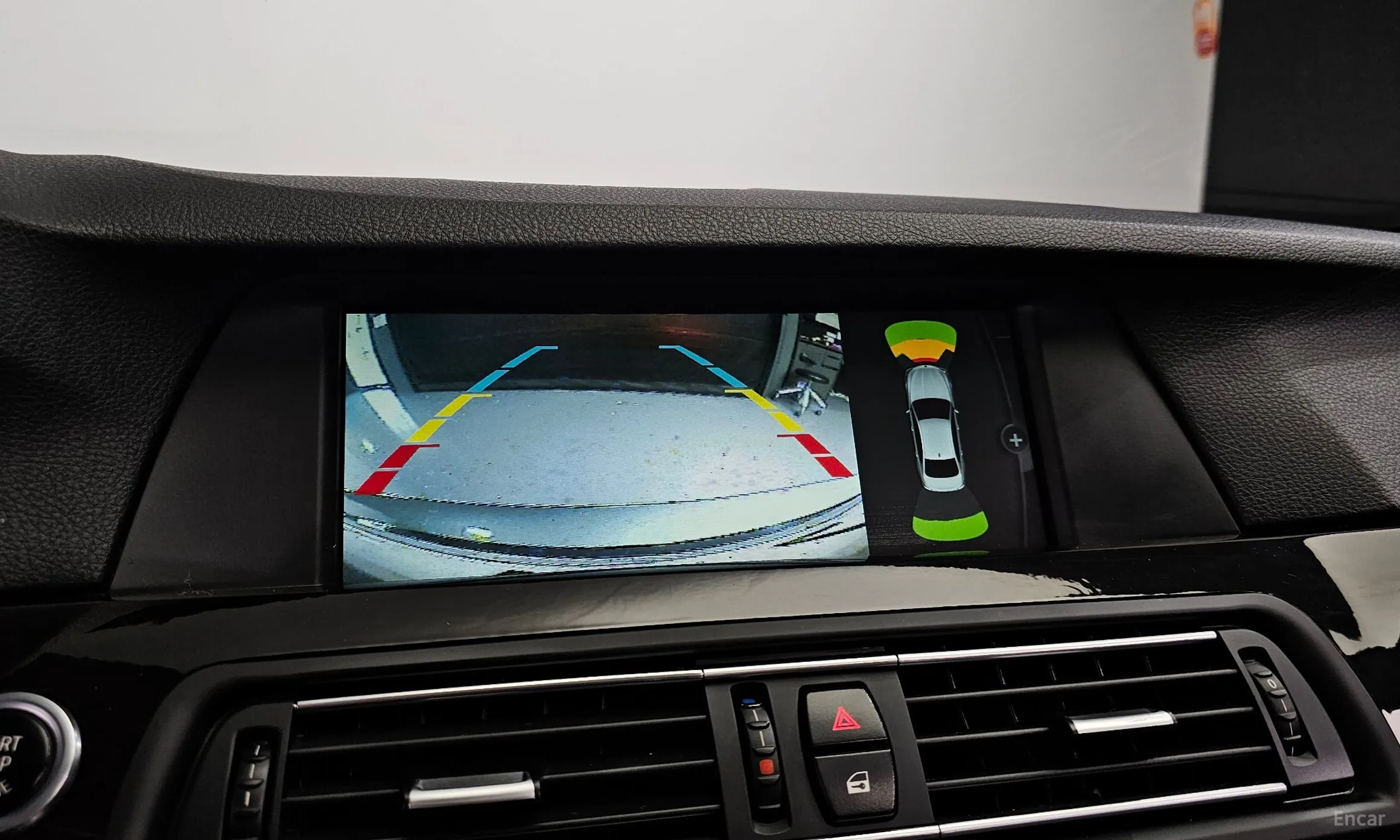 BMW 5 Series (F10) превью 15