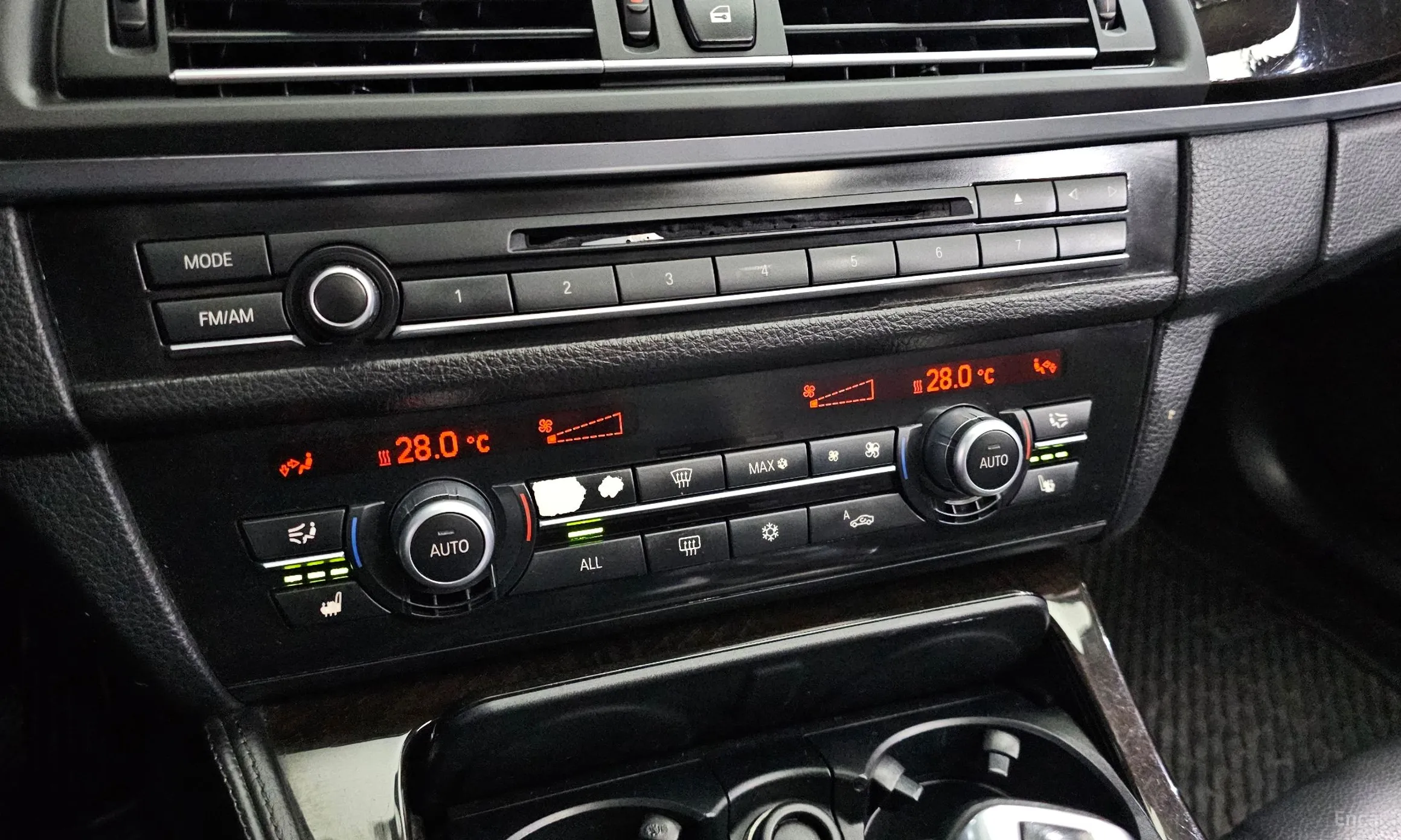 BMW 5 Series (F10) превью 17