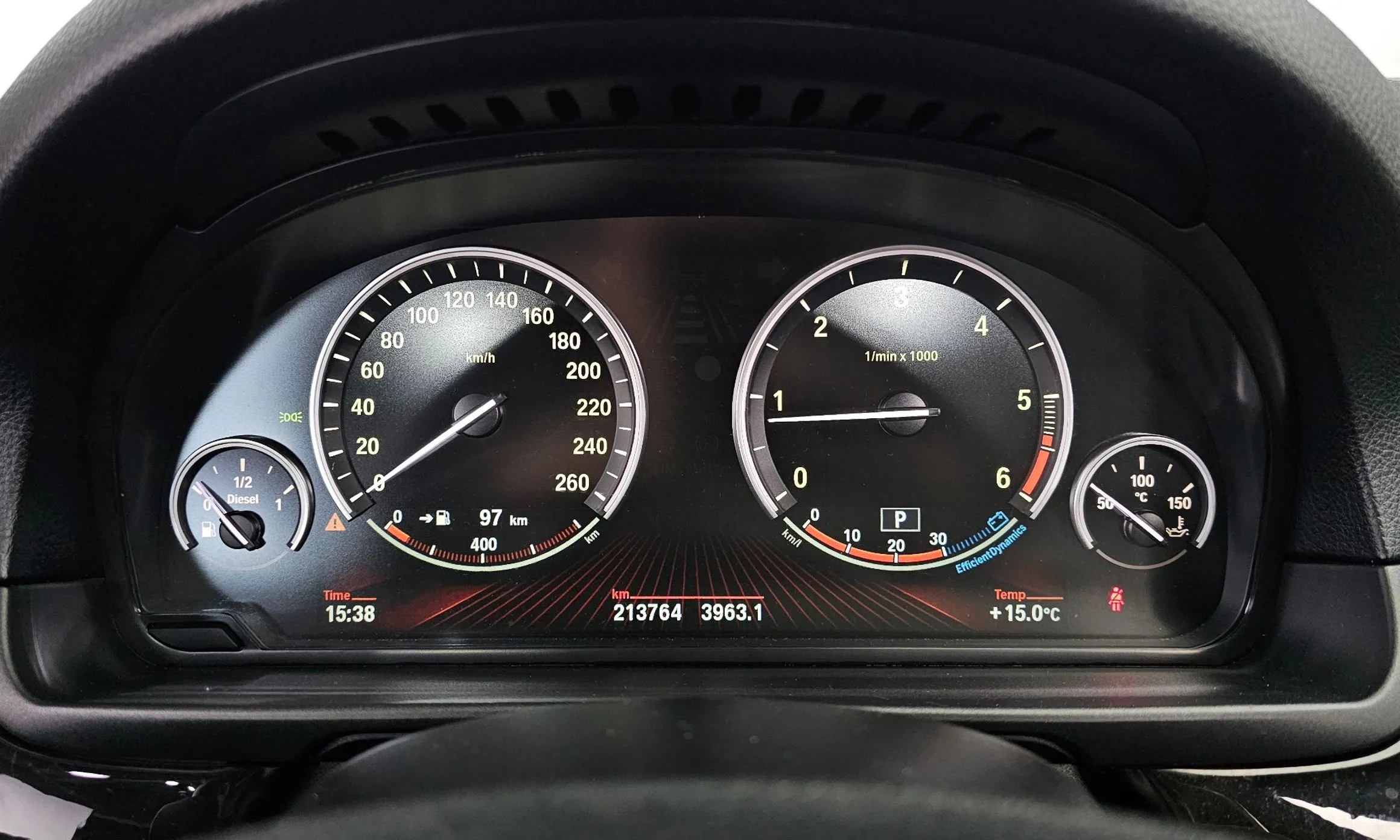 BMW 5 Series (F10) превью 8