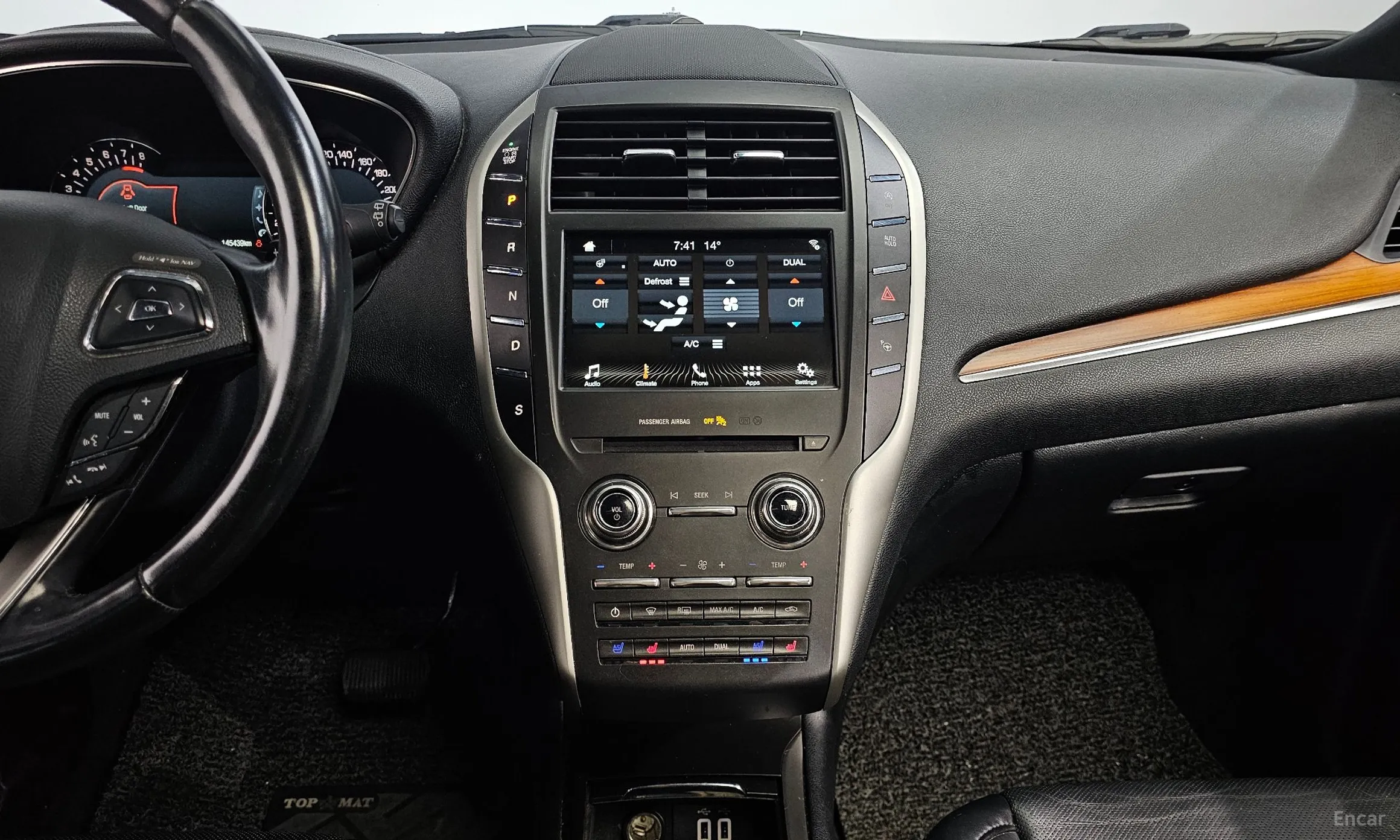 Lincoln MKC превью 14