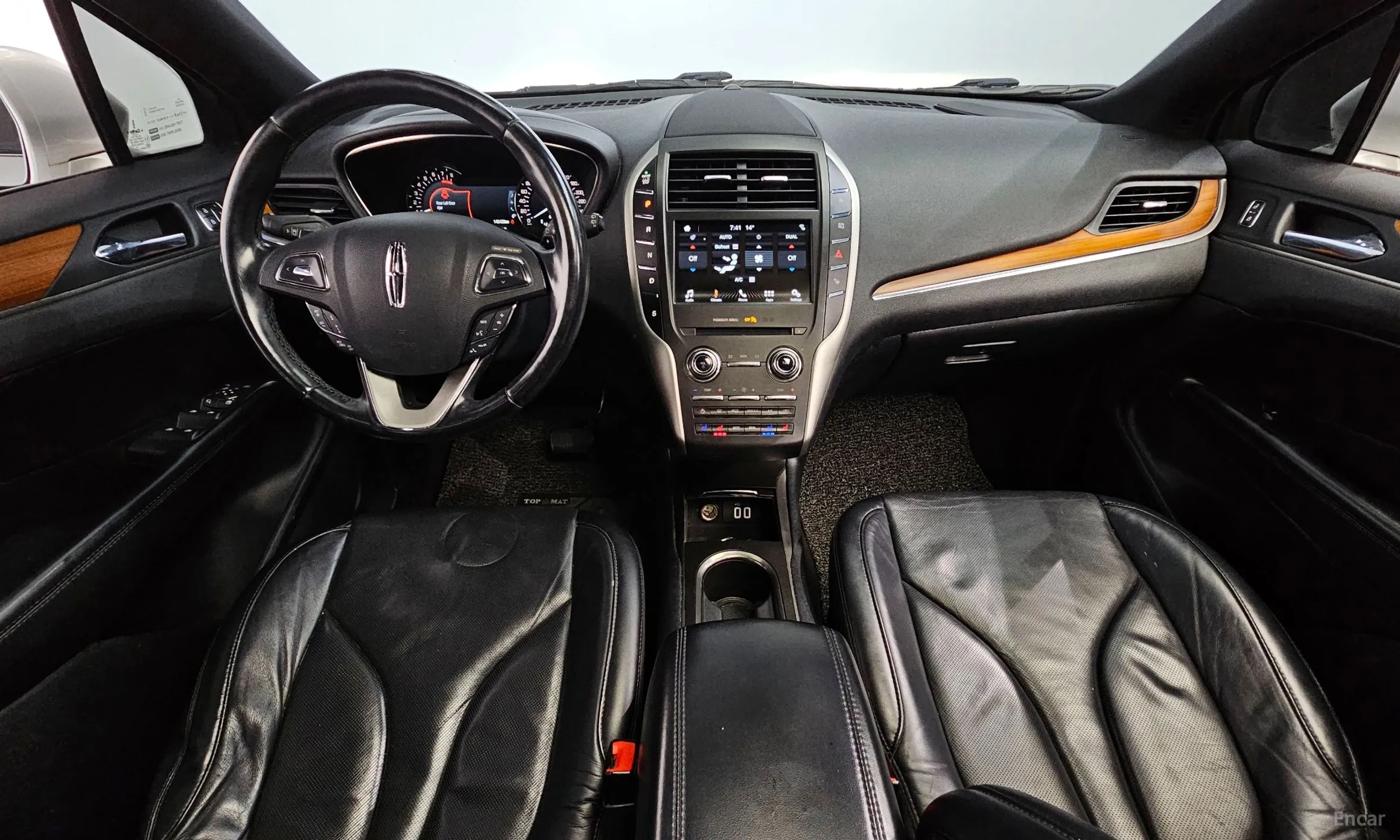 Lincoln MKC превью 7