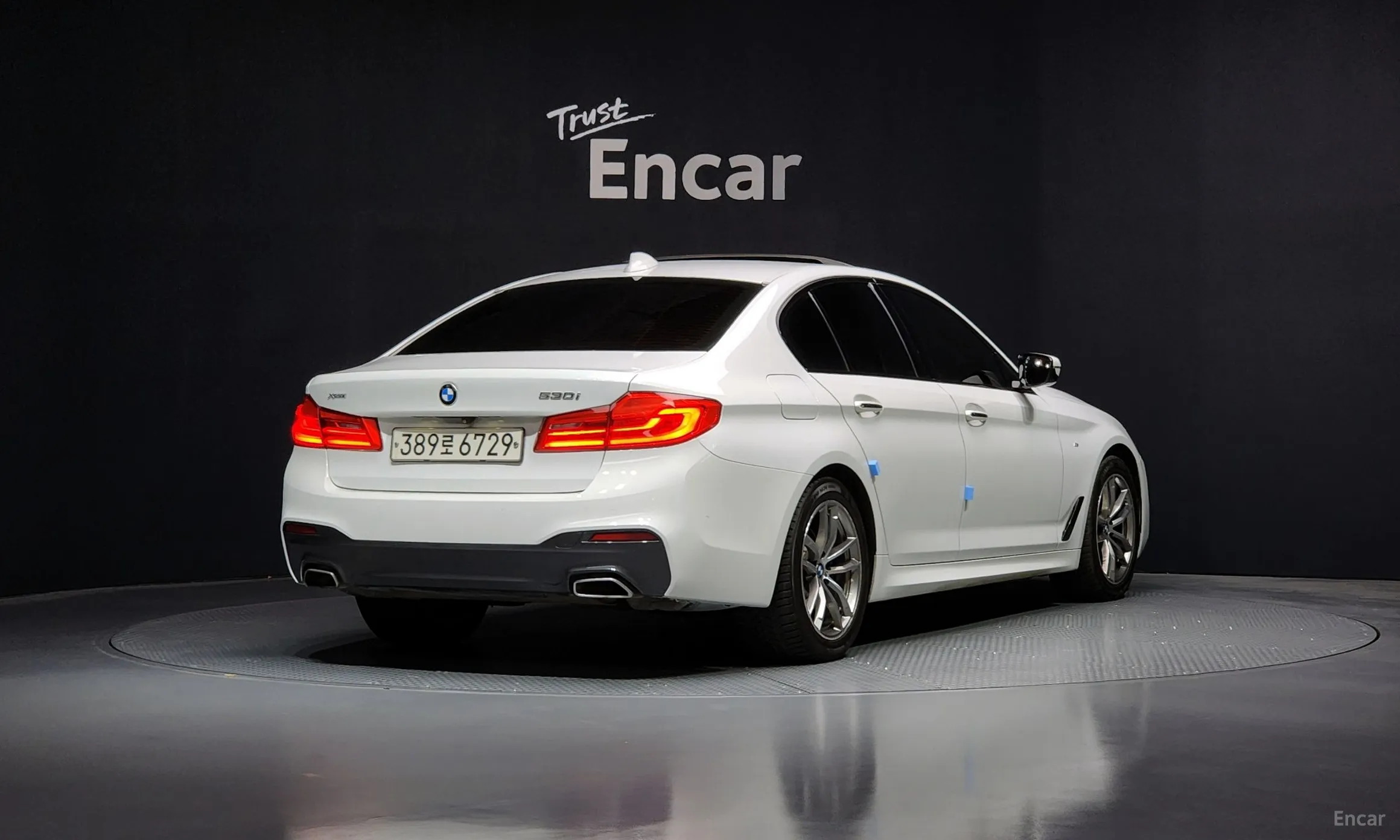BMW 5 Series (G30) превью 2