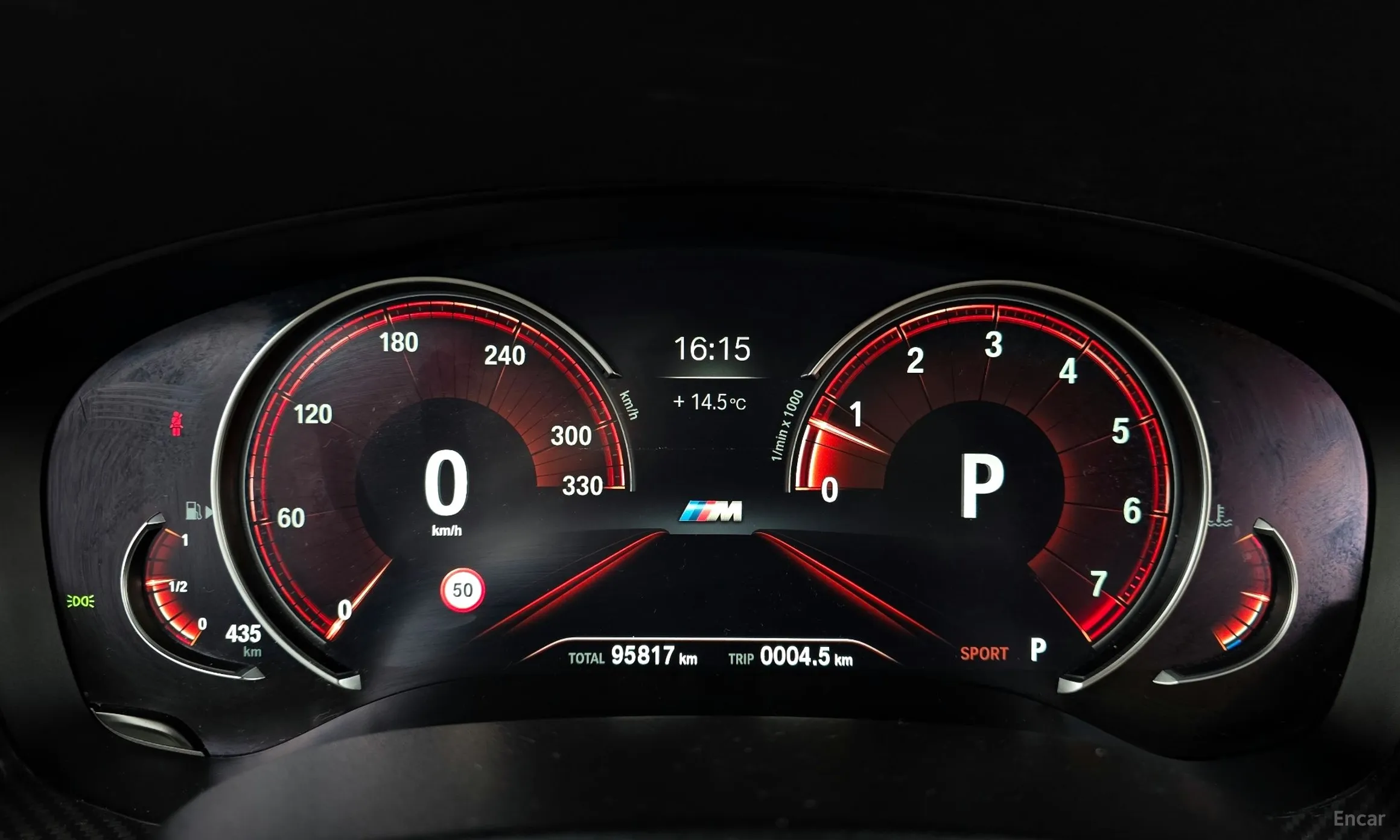 BMW 5 Series (G30) превью 8