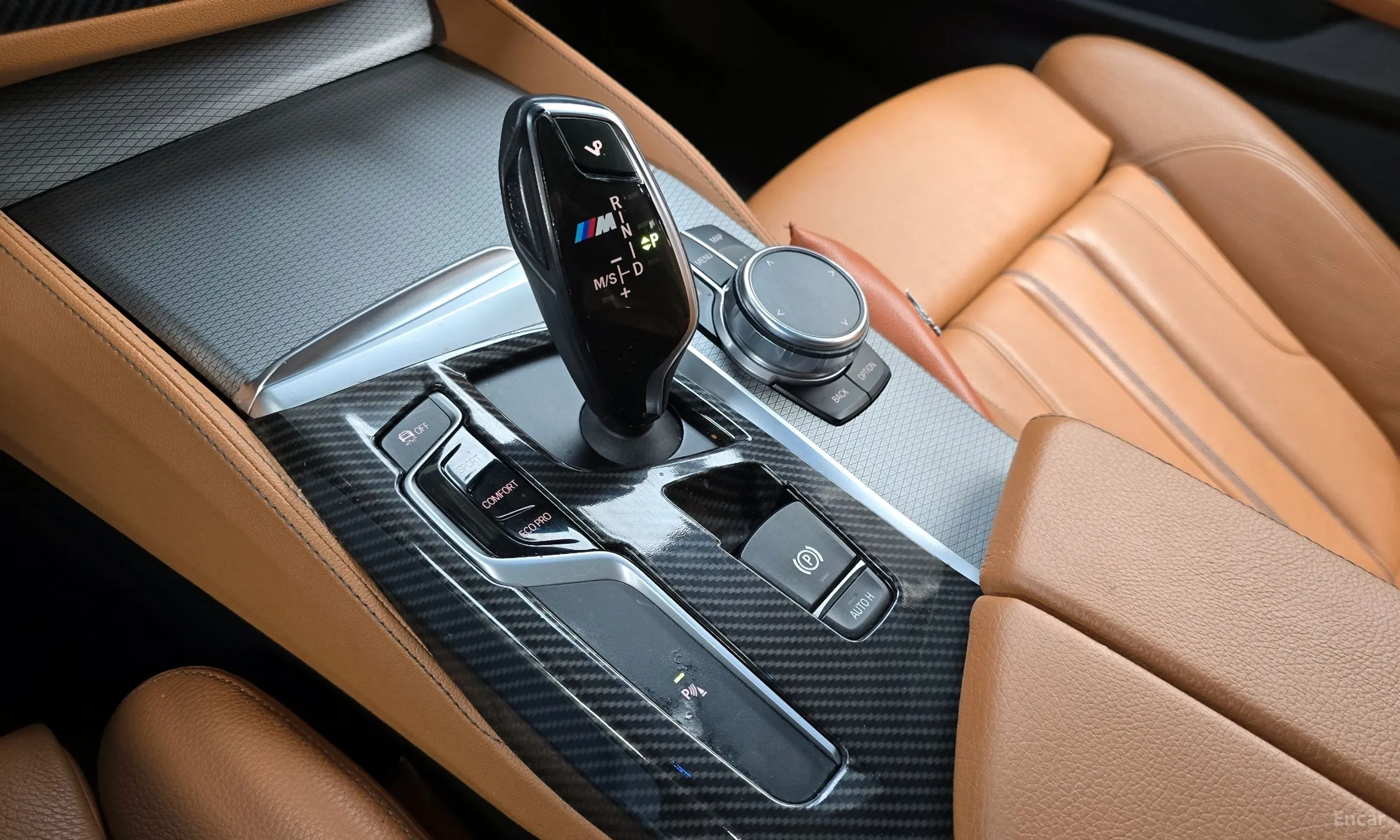 BMW 5 Series (G30) превью 9