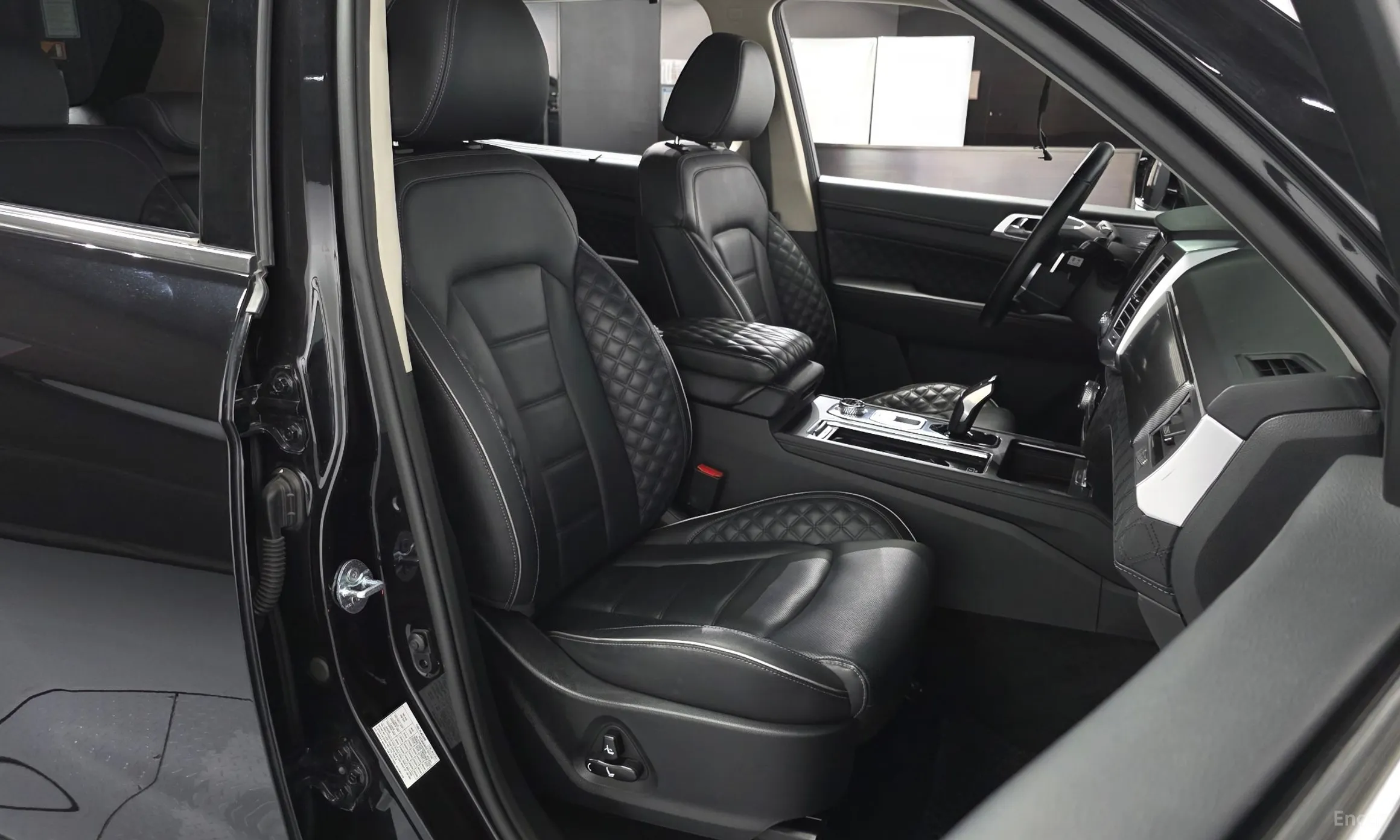 KG Mobility (SsangYong) Rexton превью 10