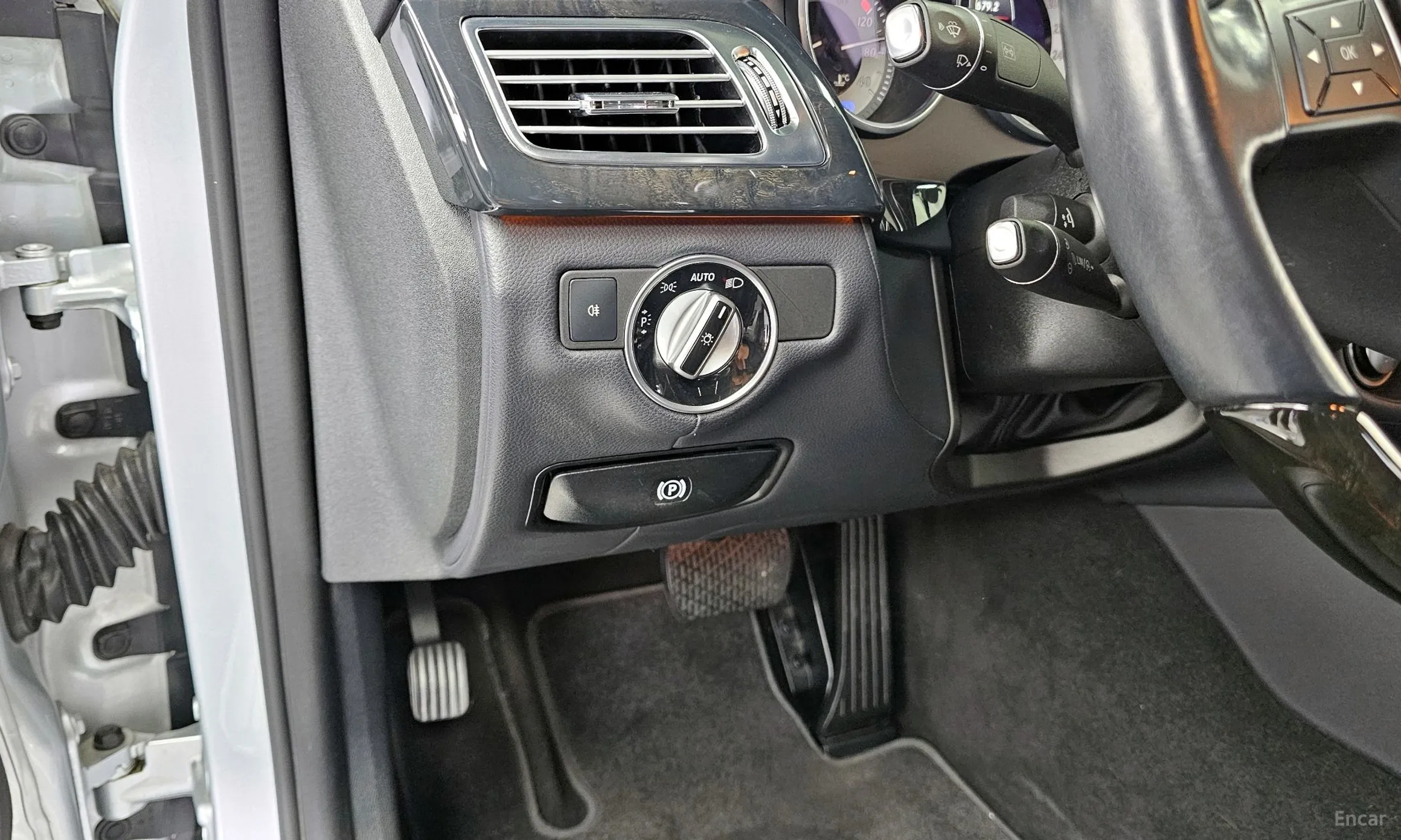 Mercedes Benz CLS-Class W218 превью 16
