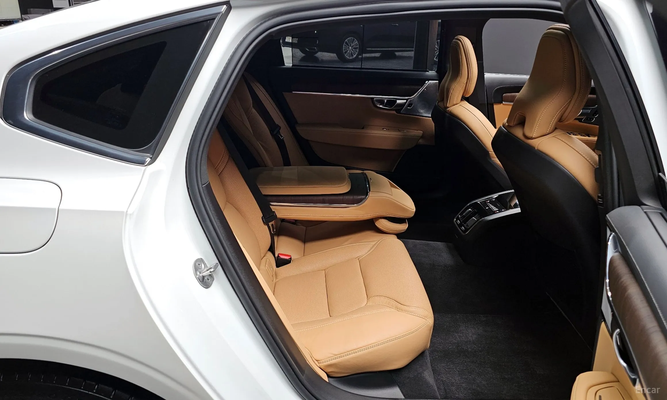 Volvo S90 превью 11