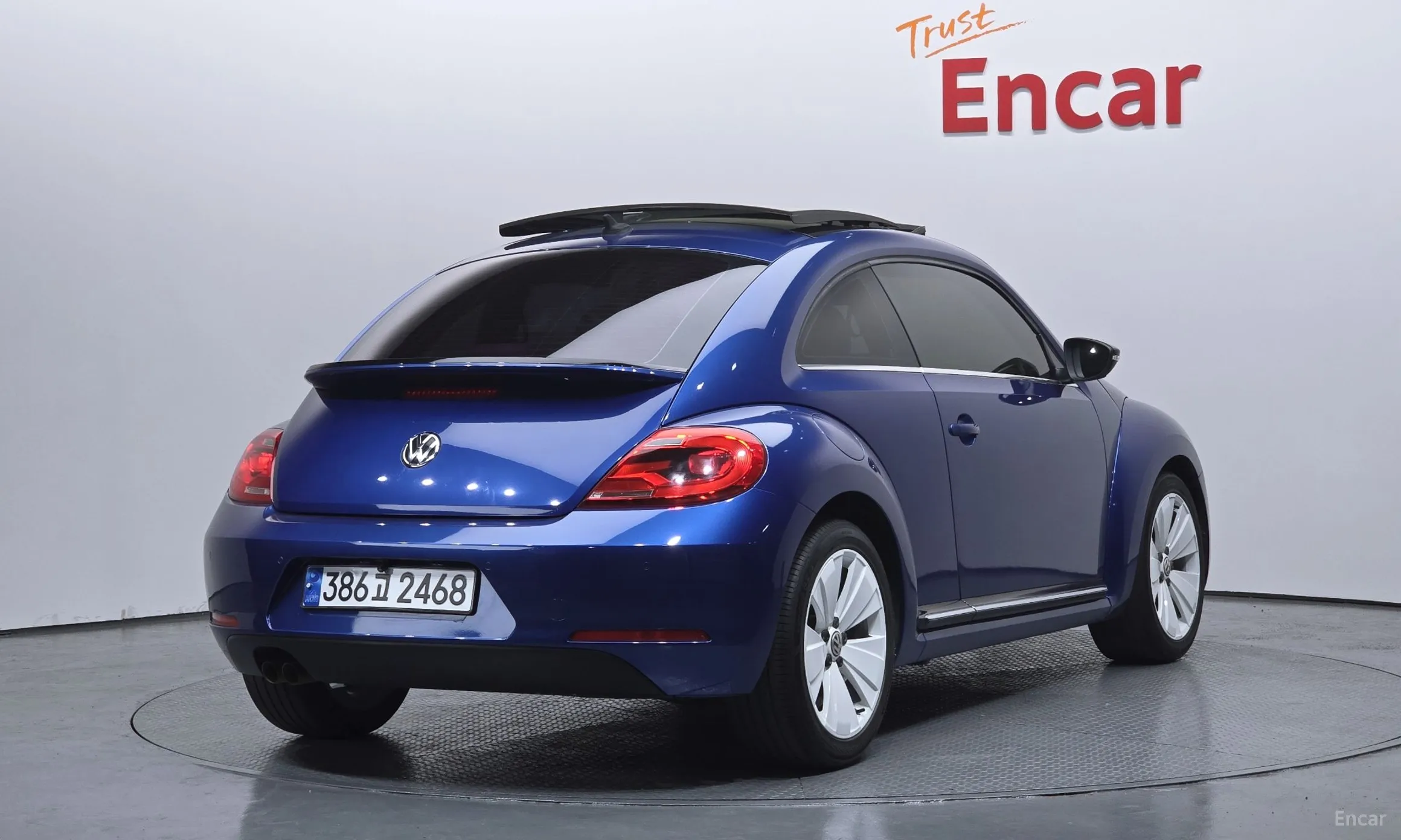 Volkswagen The Beetle превью 2