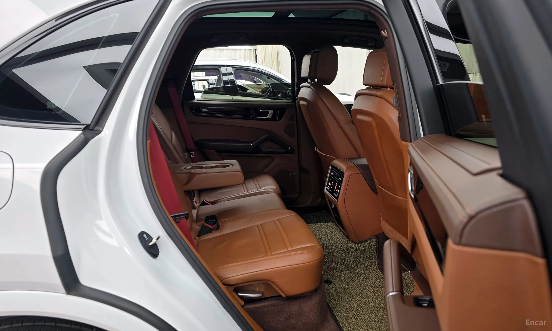 Porsche Cayenne (PO536) превью 12