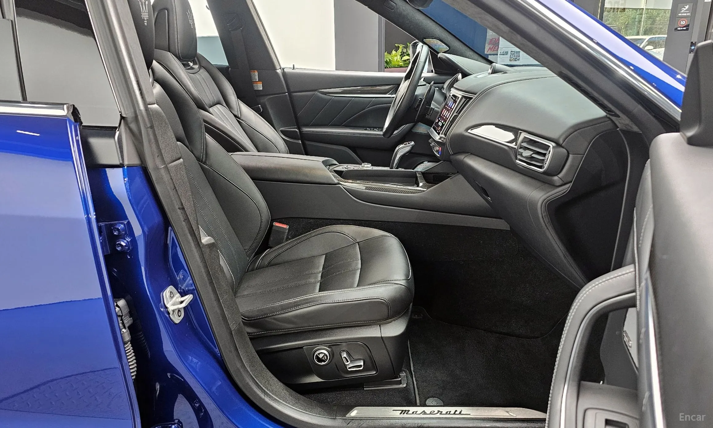 Maserati Levante превью 11