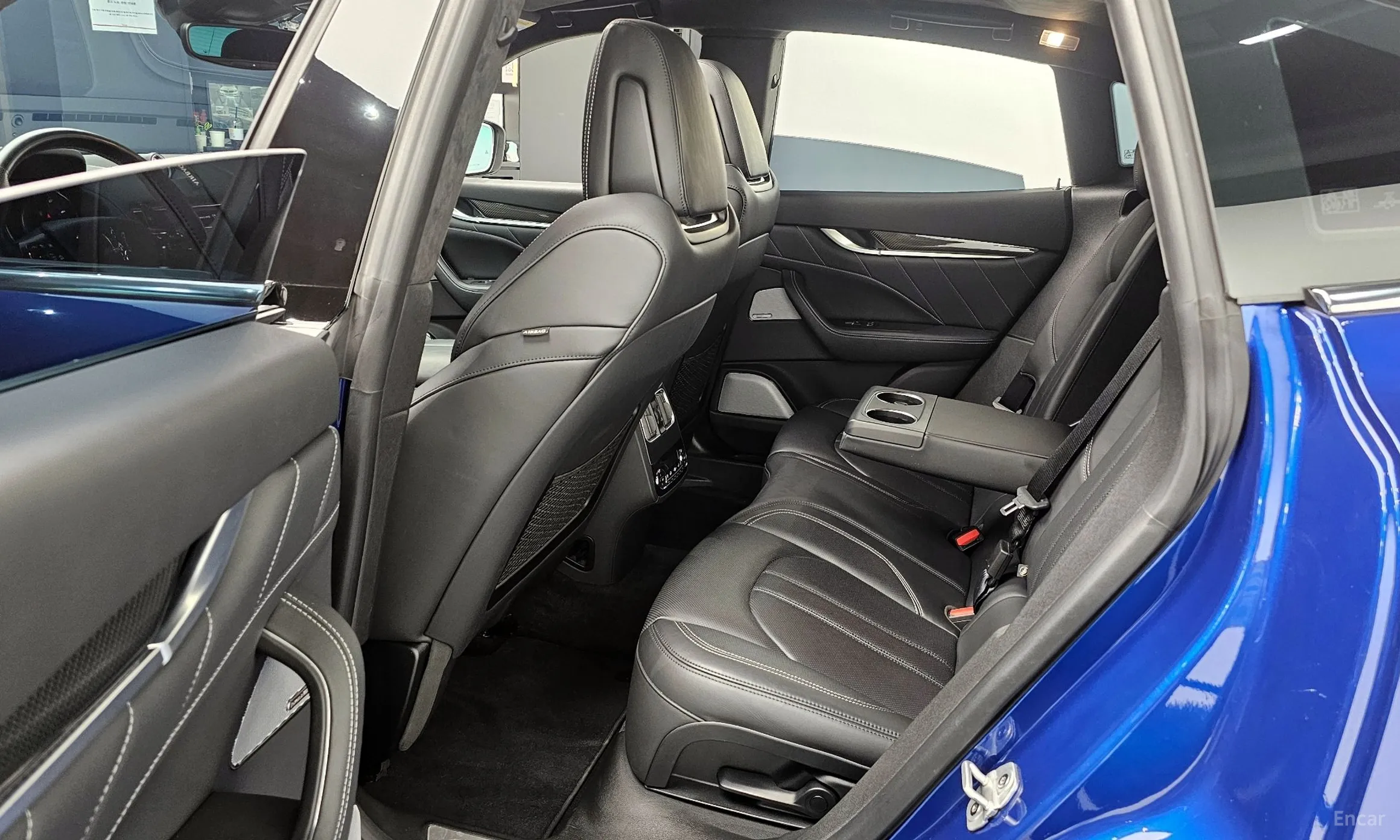 Maserati Levante превью 13