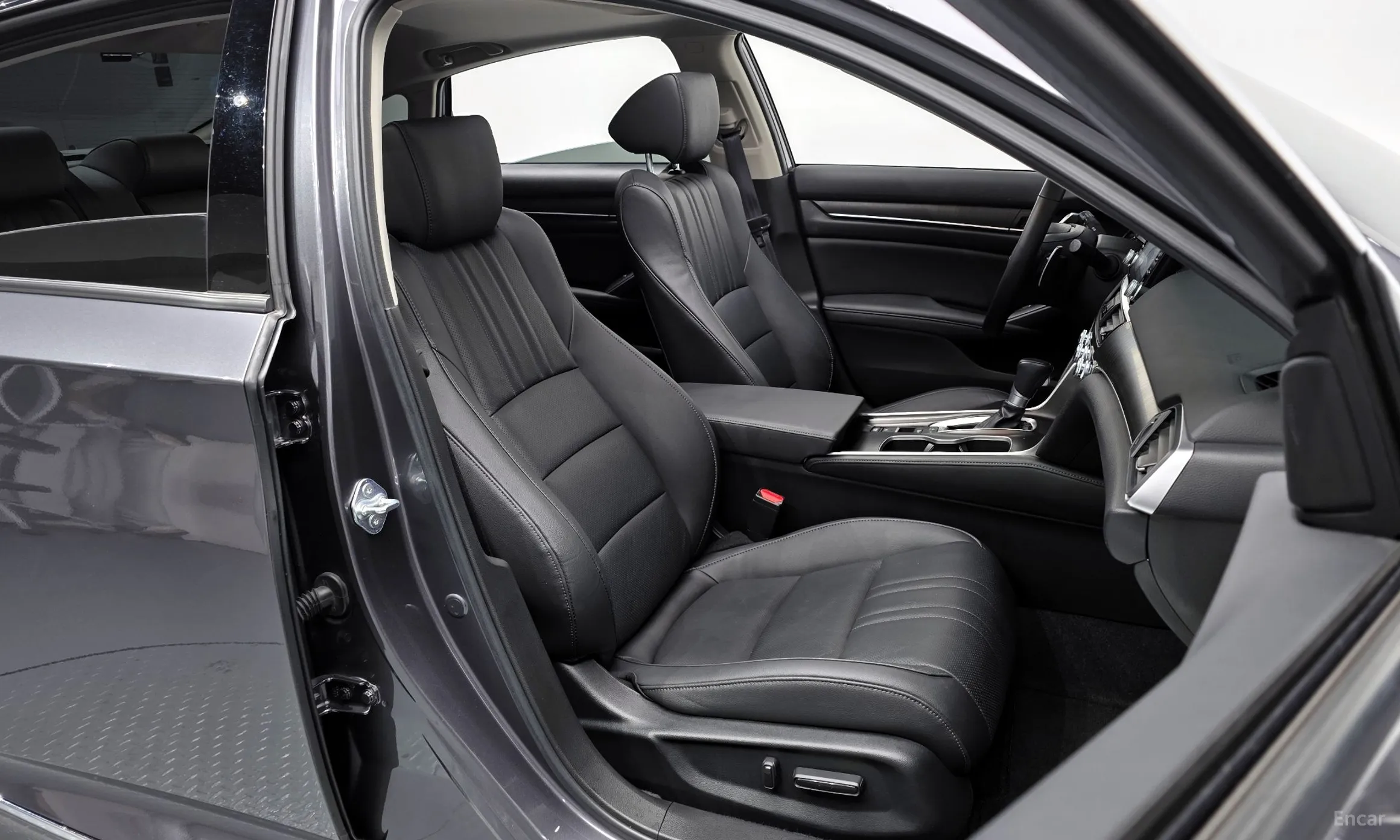 Honda Accord 10th Generation превью 10