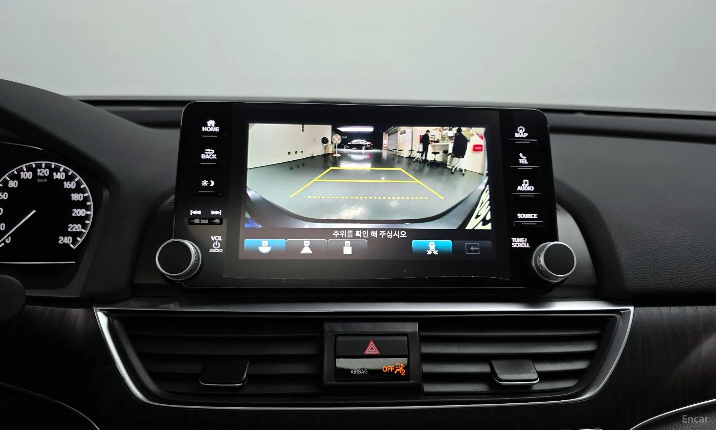 Honda Accord 10th Generation превью 14