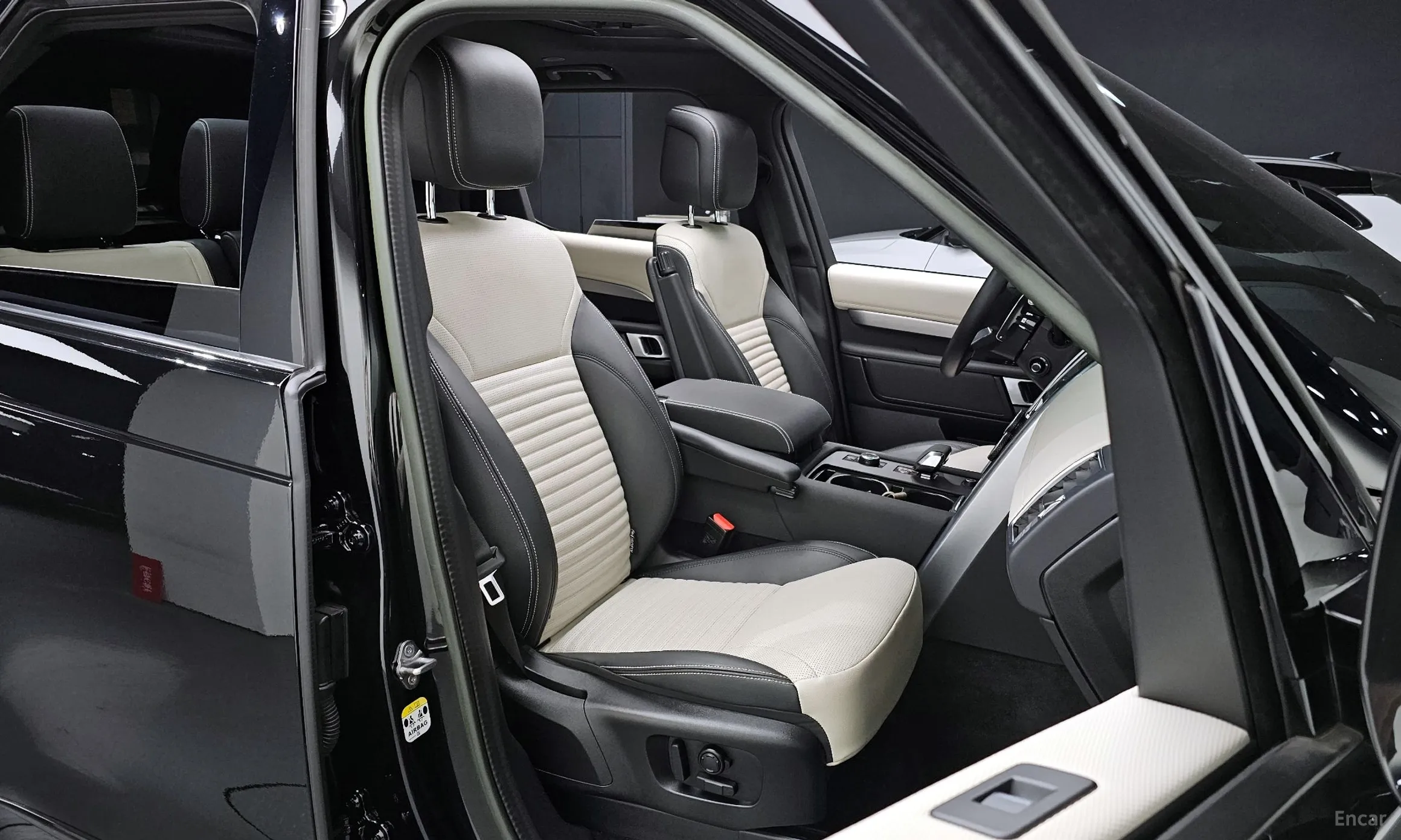 Land Rover Discovery 5 превью 10