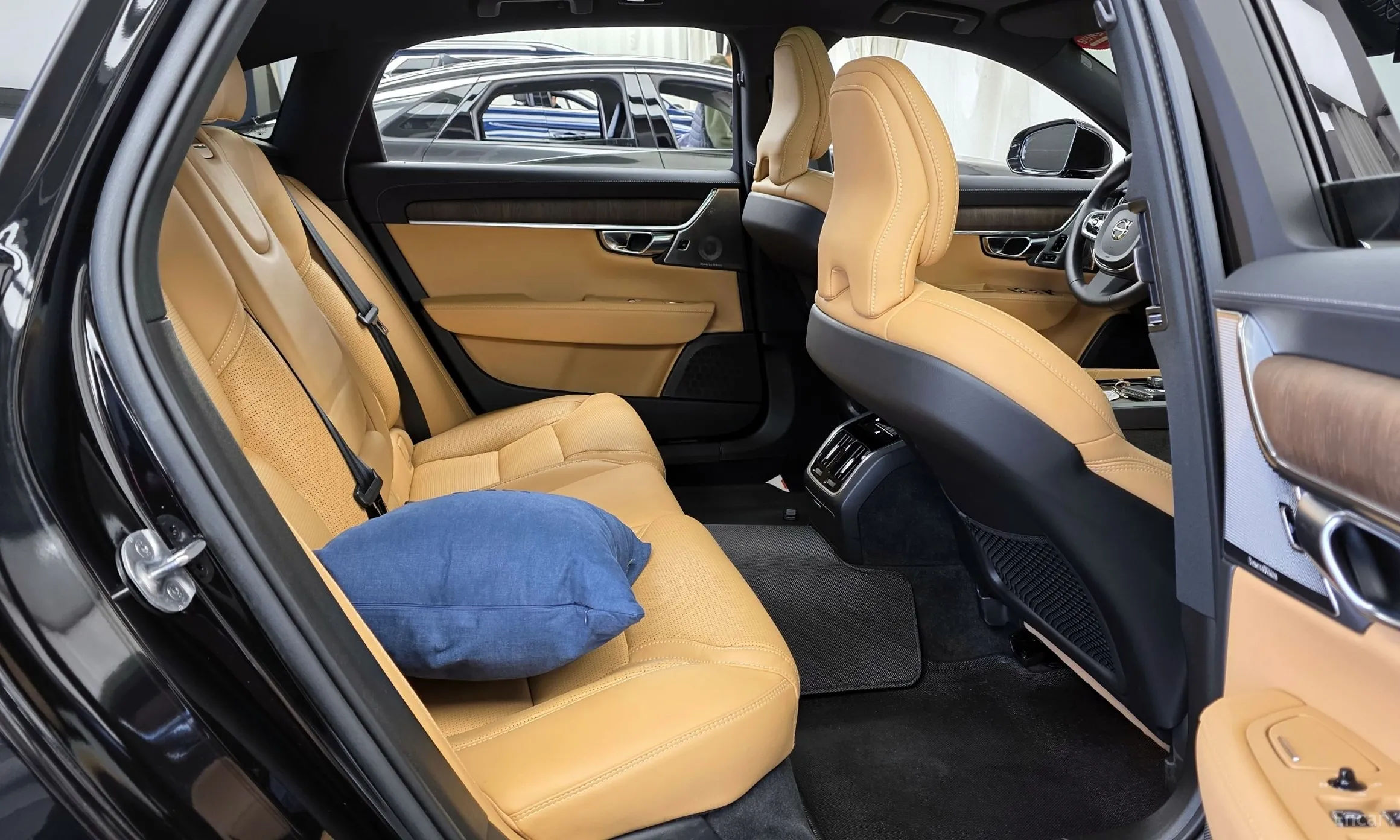 Volvo S90 превью 10