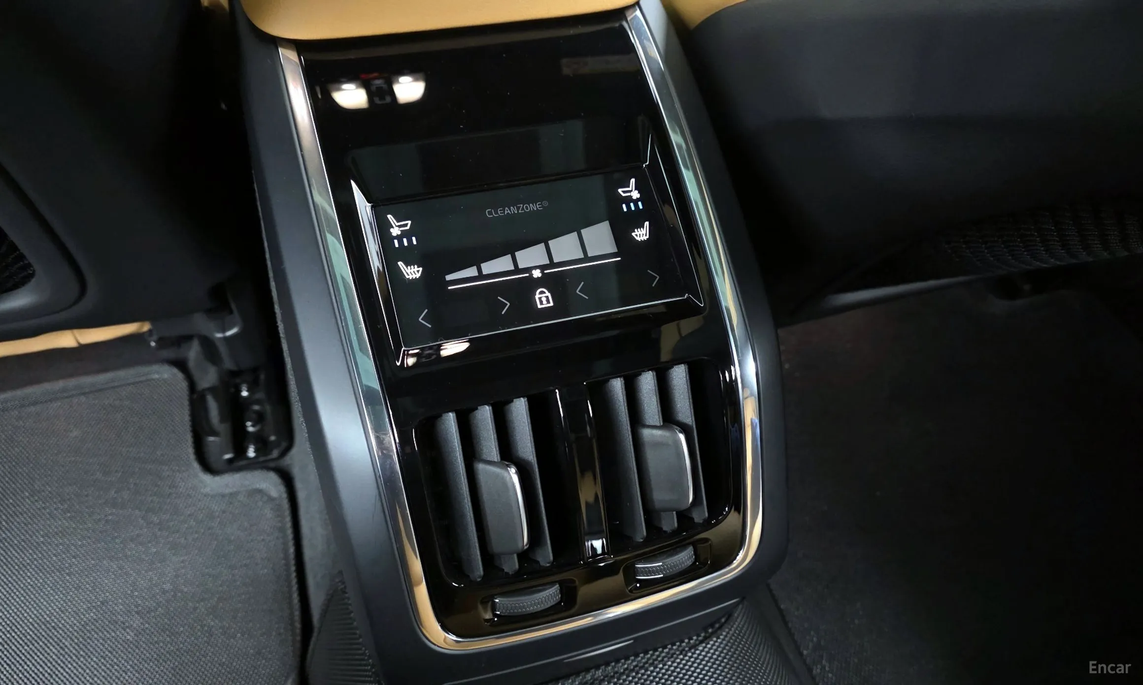 Volvo S90 превью 17