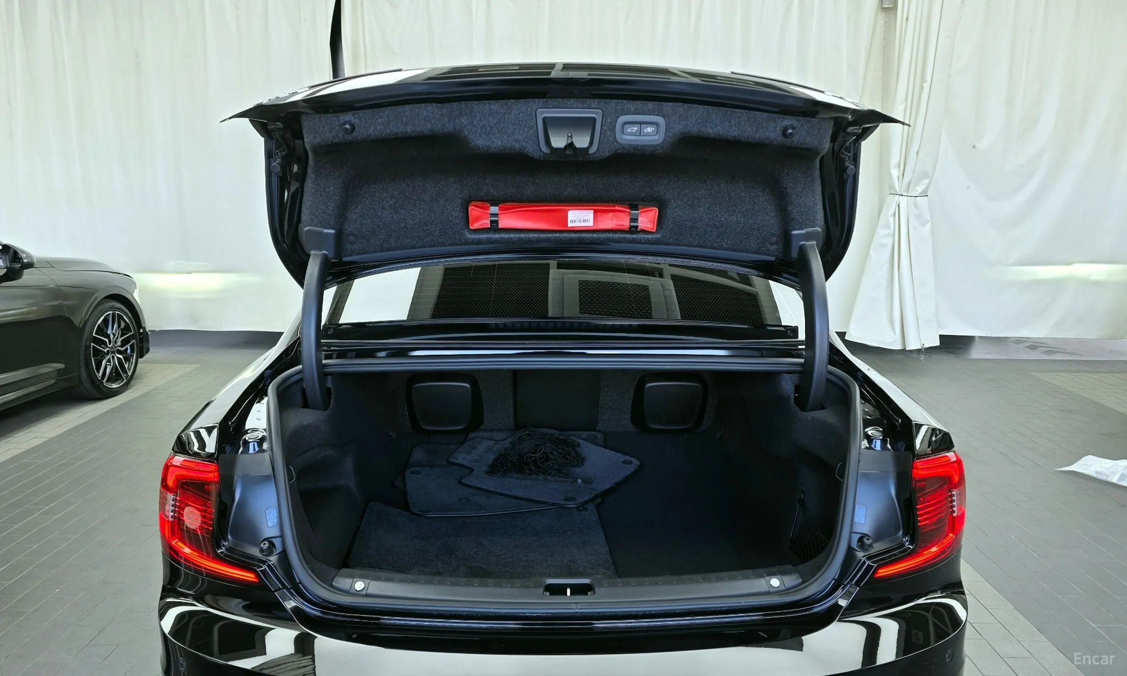 Volvo S90 превью 19