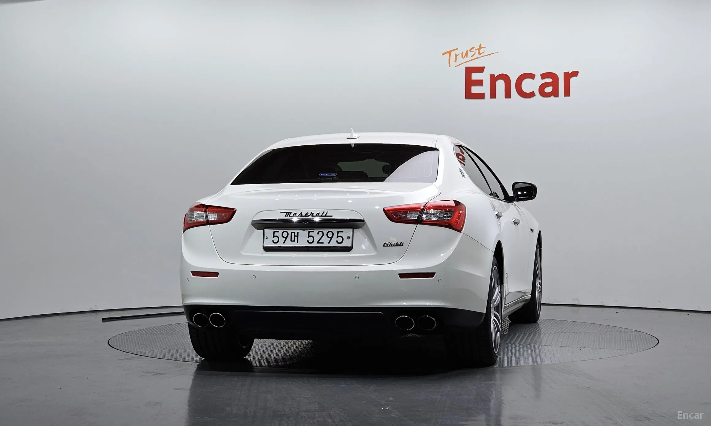 Maserati Ghibli превью 4