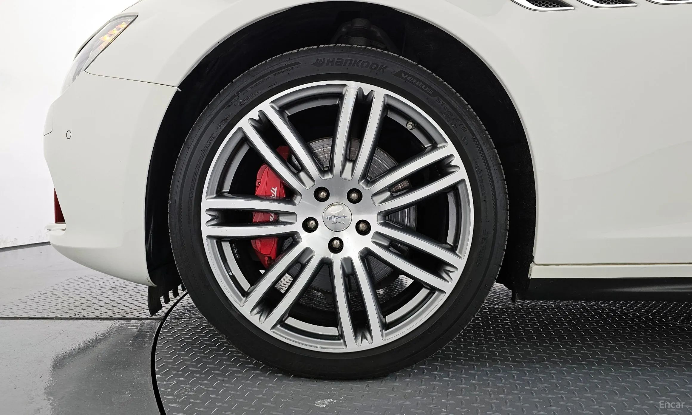 Maserati Ghibli превью 5