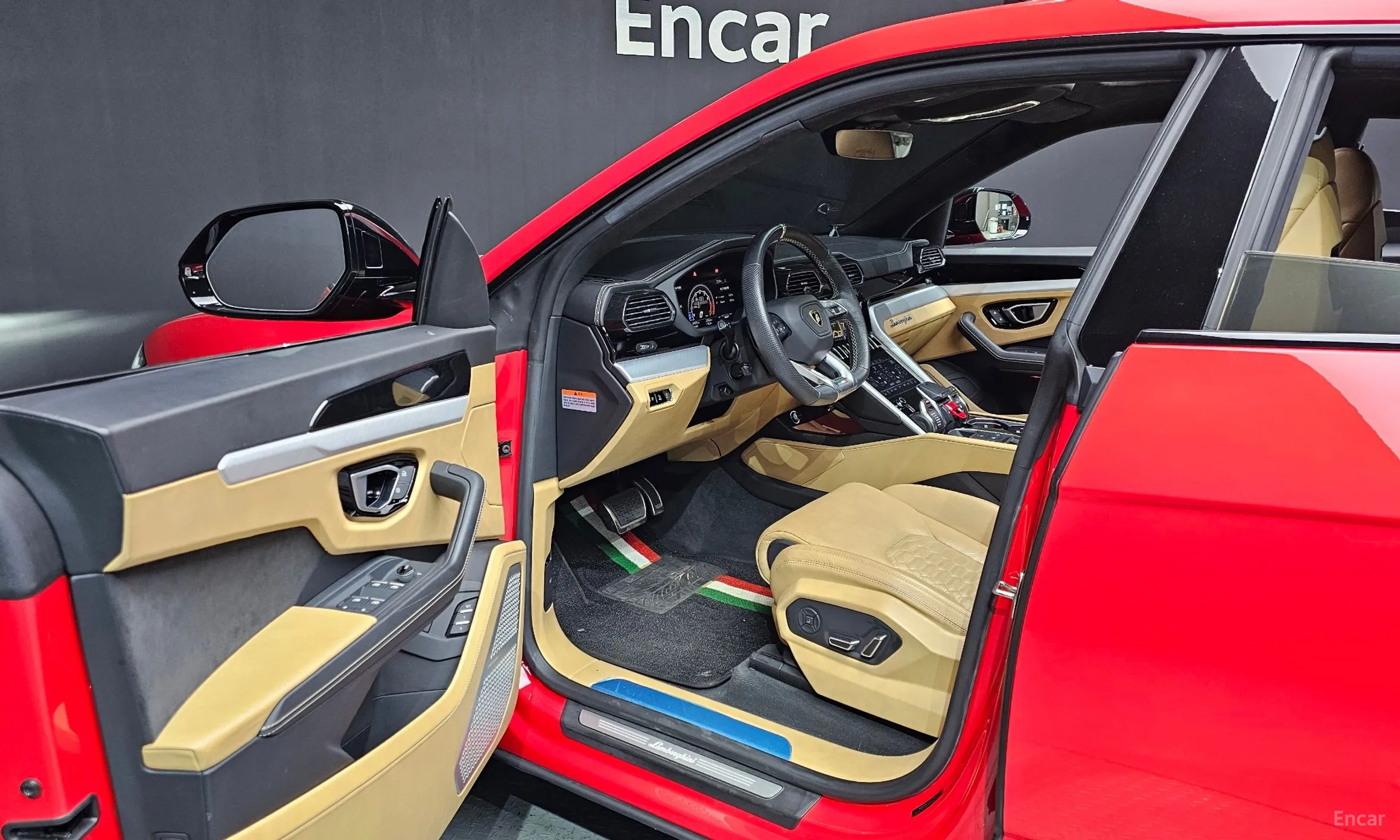 Lamborghini Urus превью 10