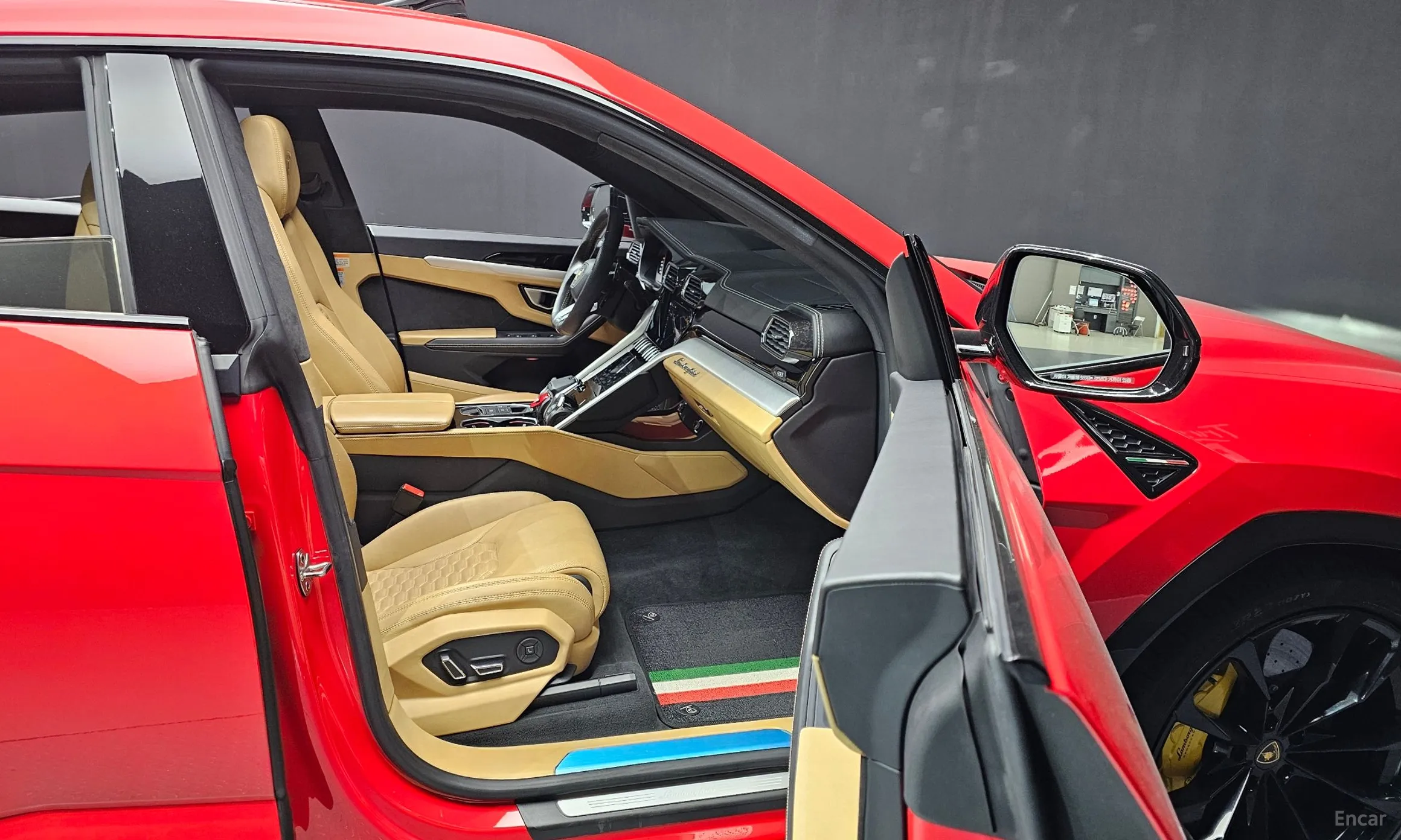 Lamborghini Urus превью 11