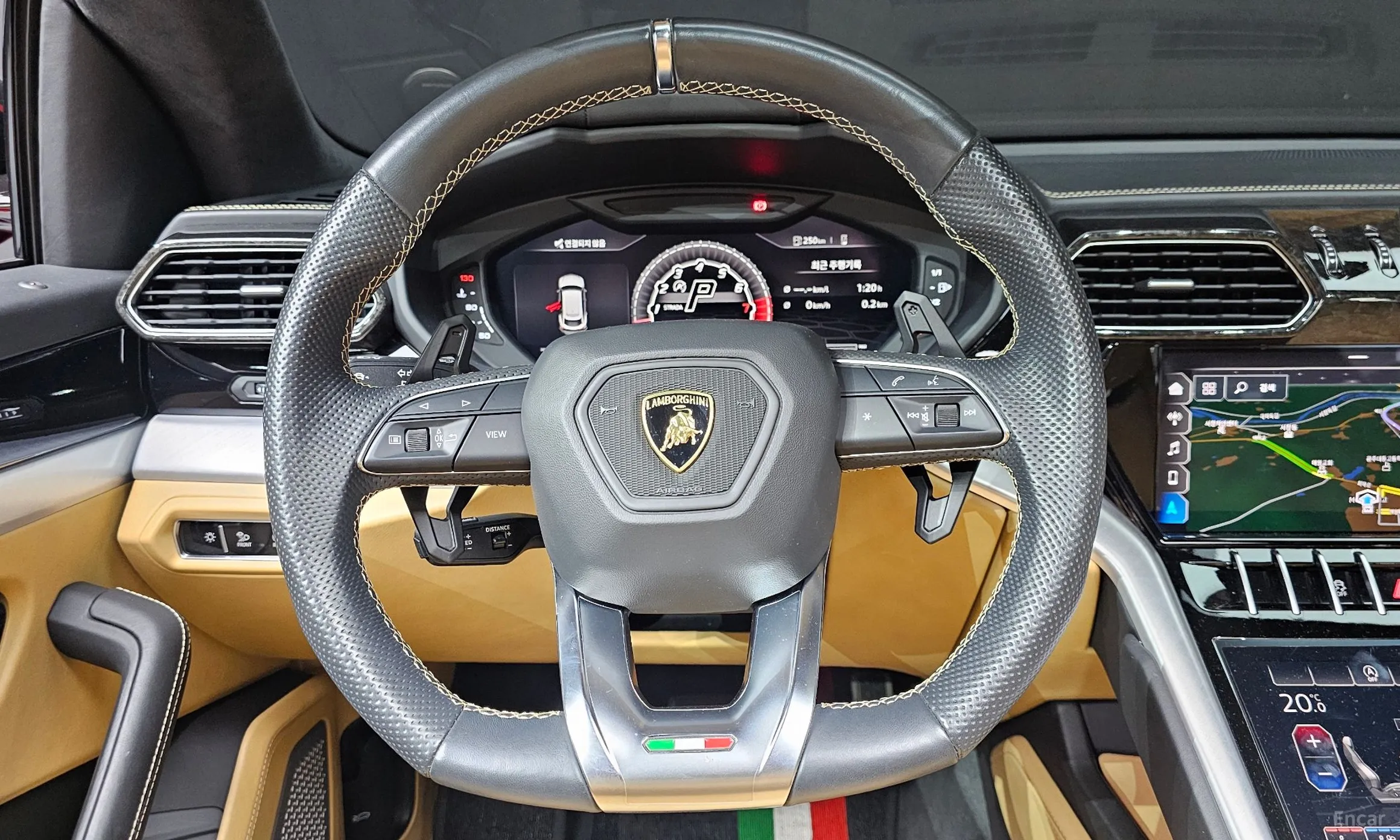 Lamborghini Urus превью 13