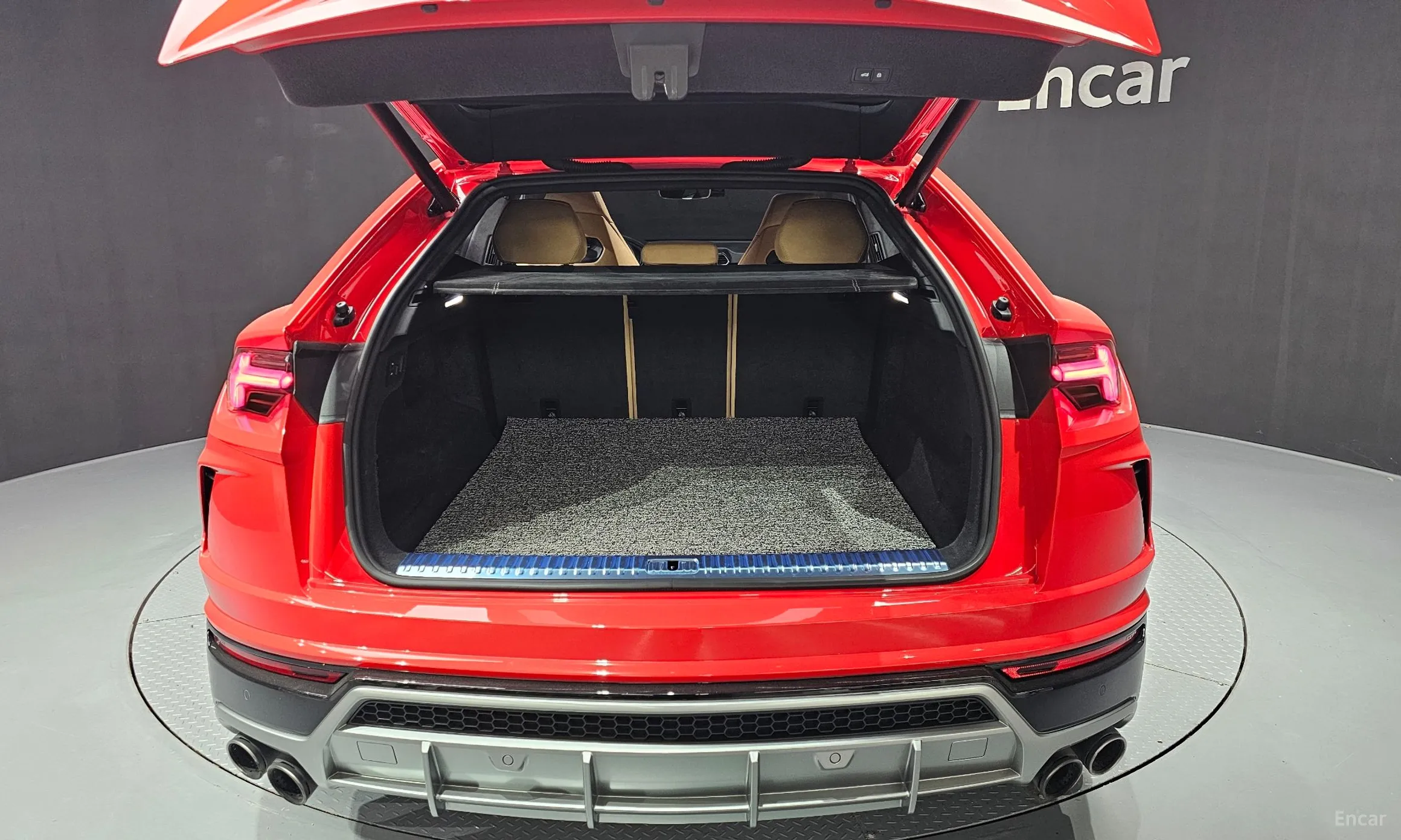 Lamborghini Urus превью 20