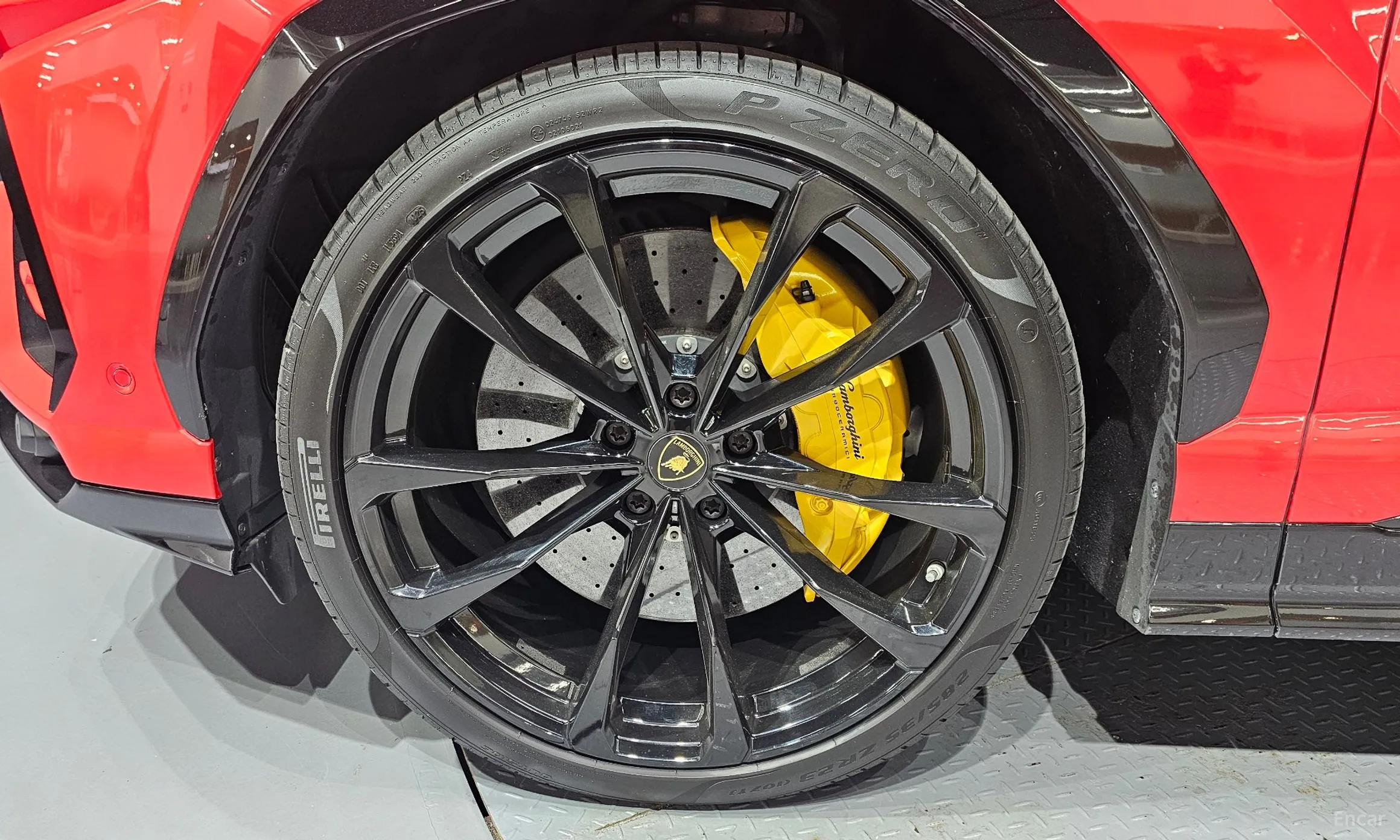 Lamborghini Urus превью 5