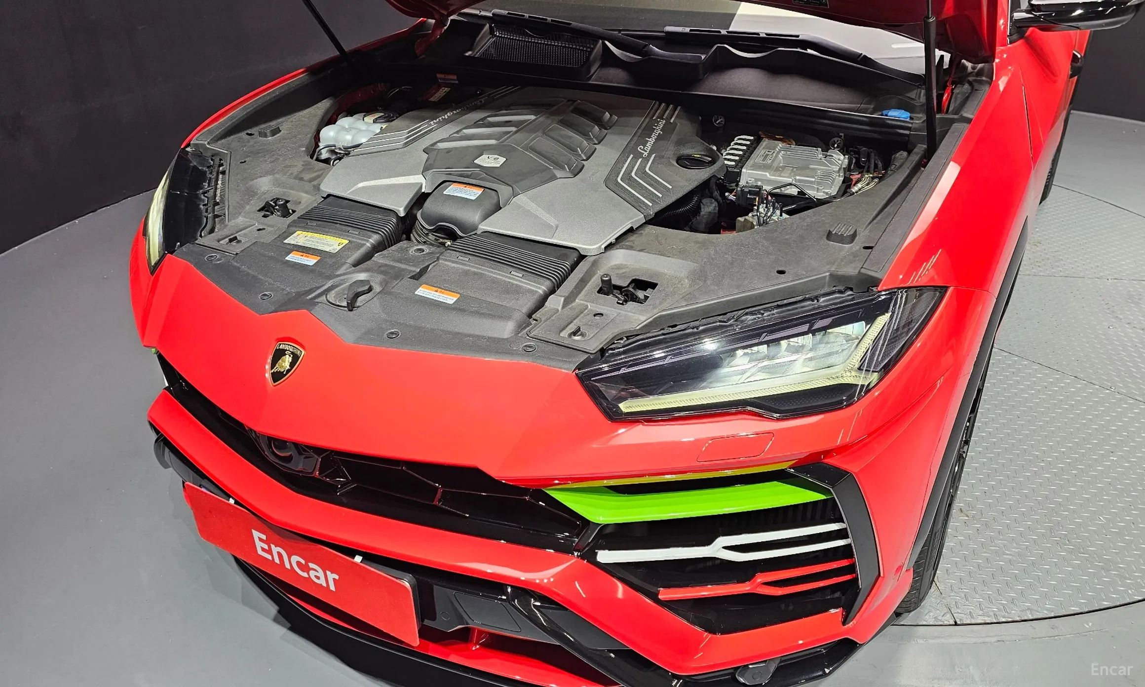 Lamborghini Urus превью 6