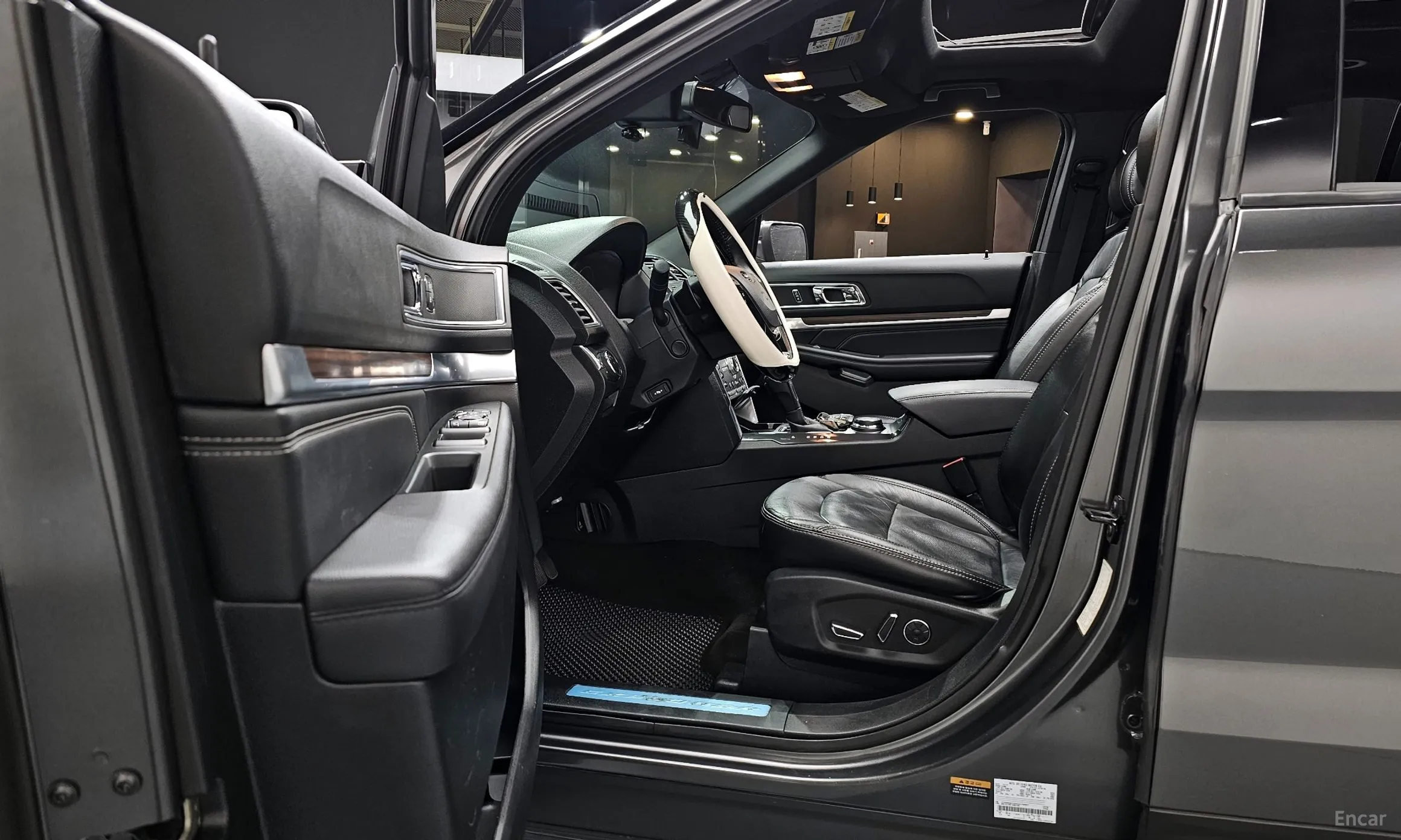 Ford Explorer превью 10
