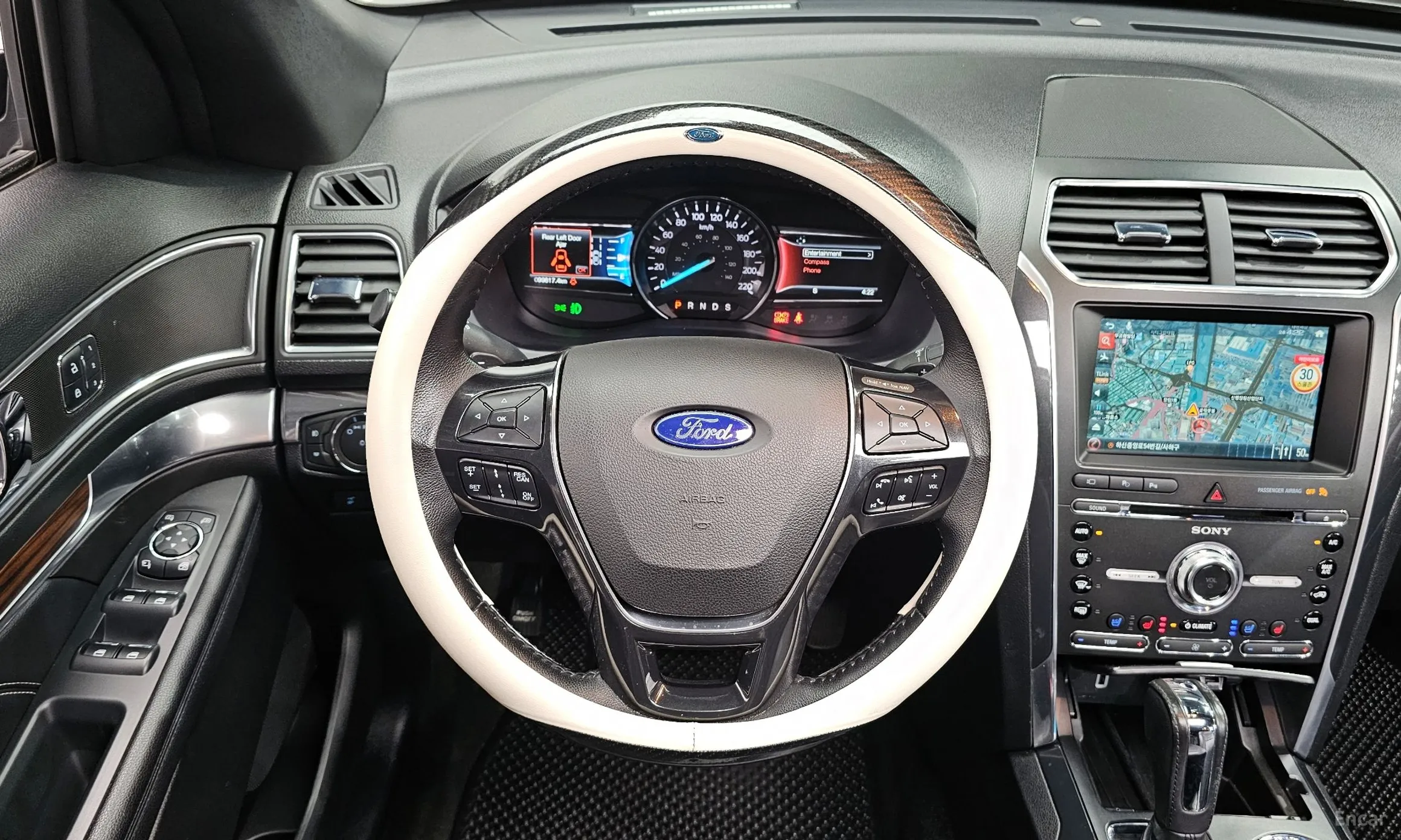 Ford Explorer превью 13
