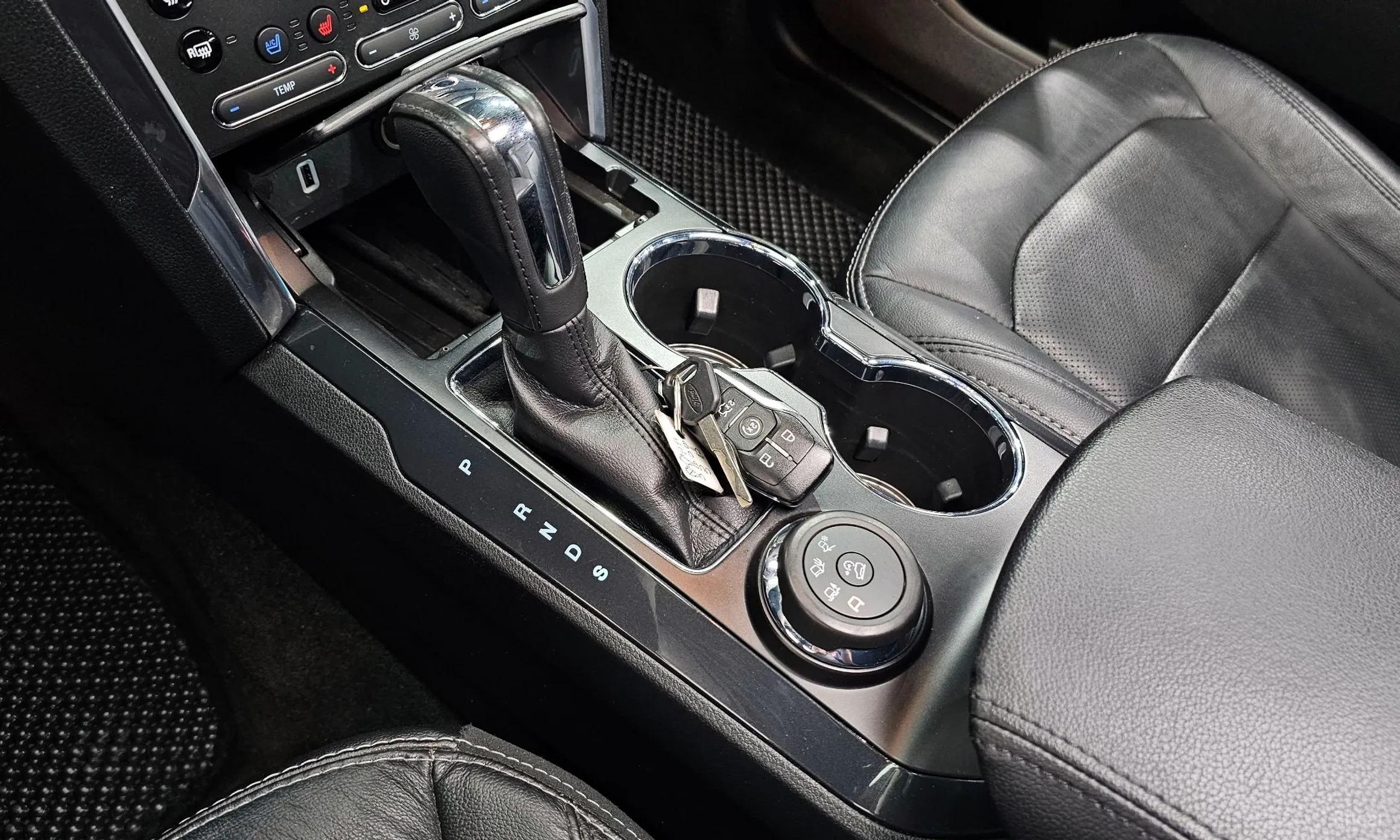 Ford Explorer превью 9