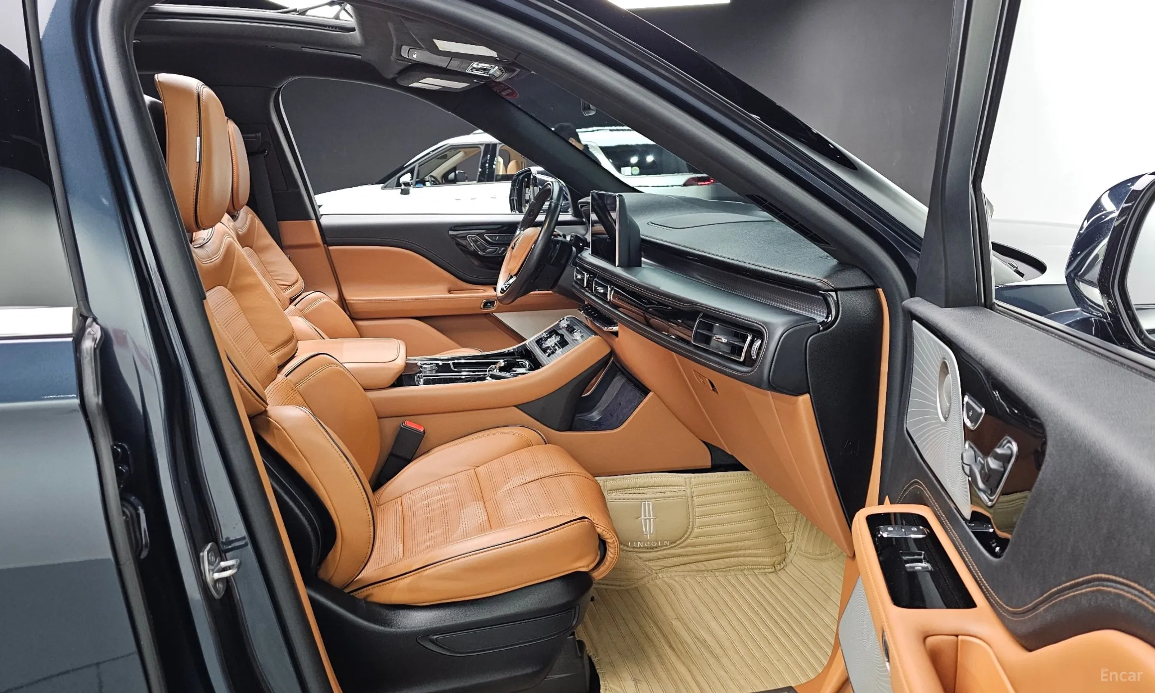 Lincoln Aviator 2nd Generation превью 10