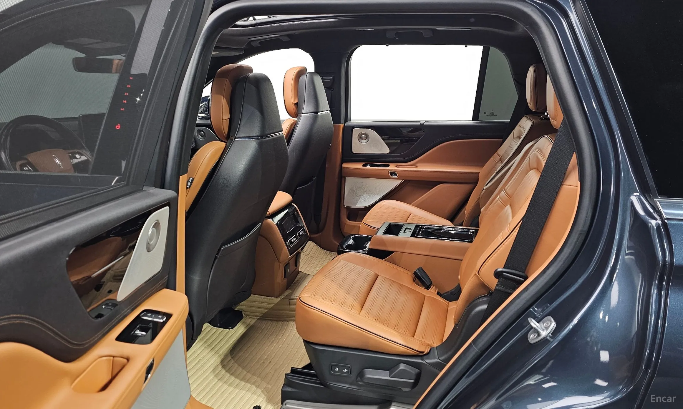 Lincoln Aviator 2nd Generation превью 16