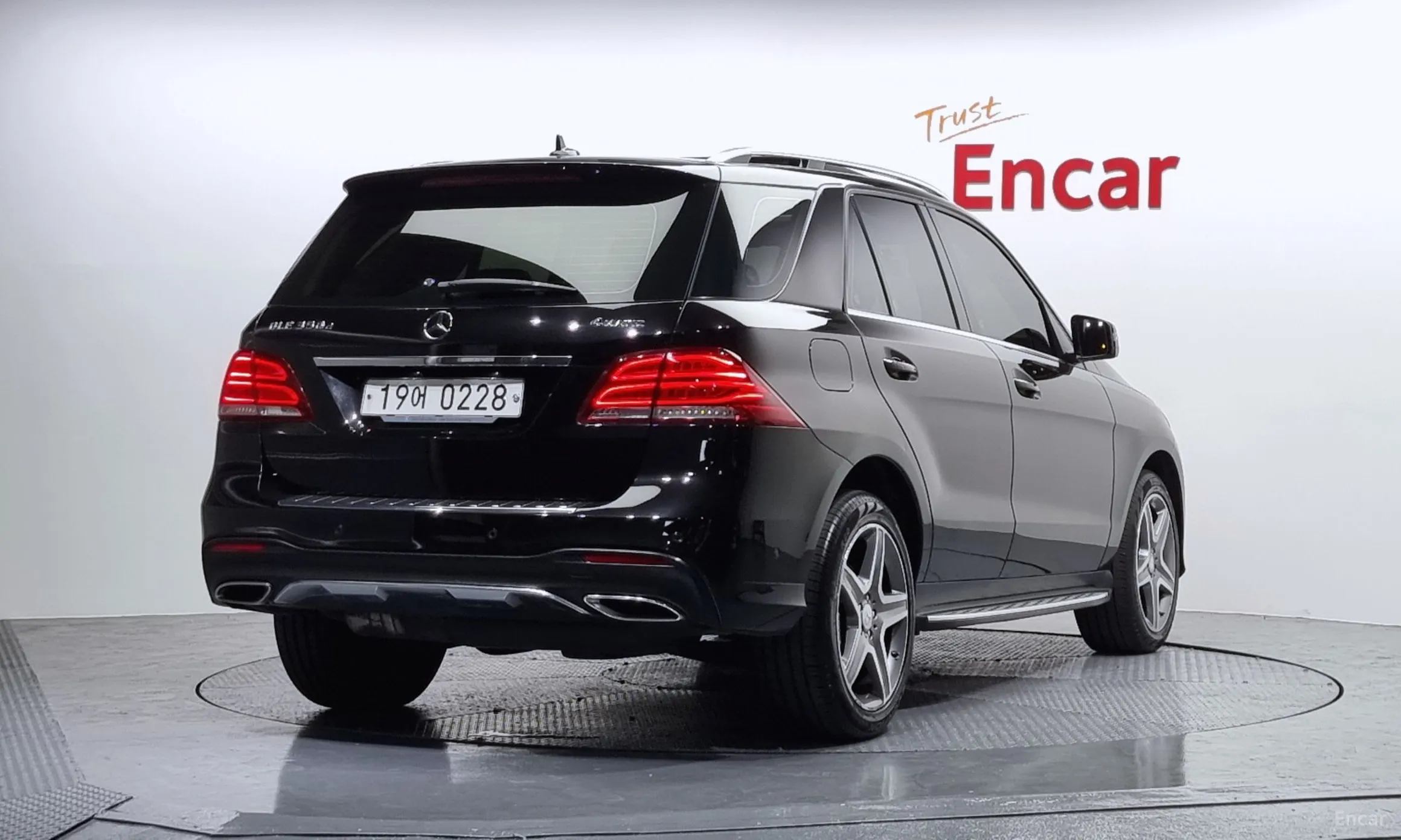 Mercedes Benz GLE-Class W166