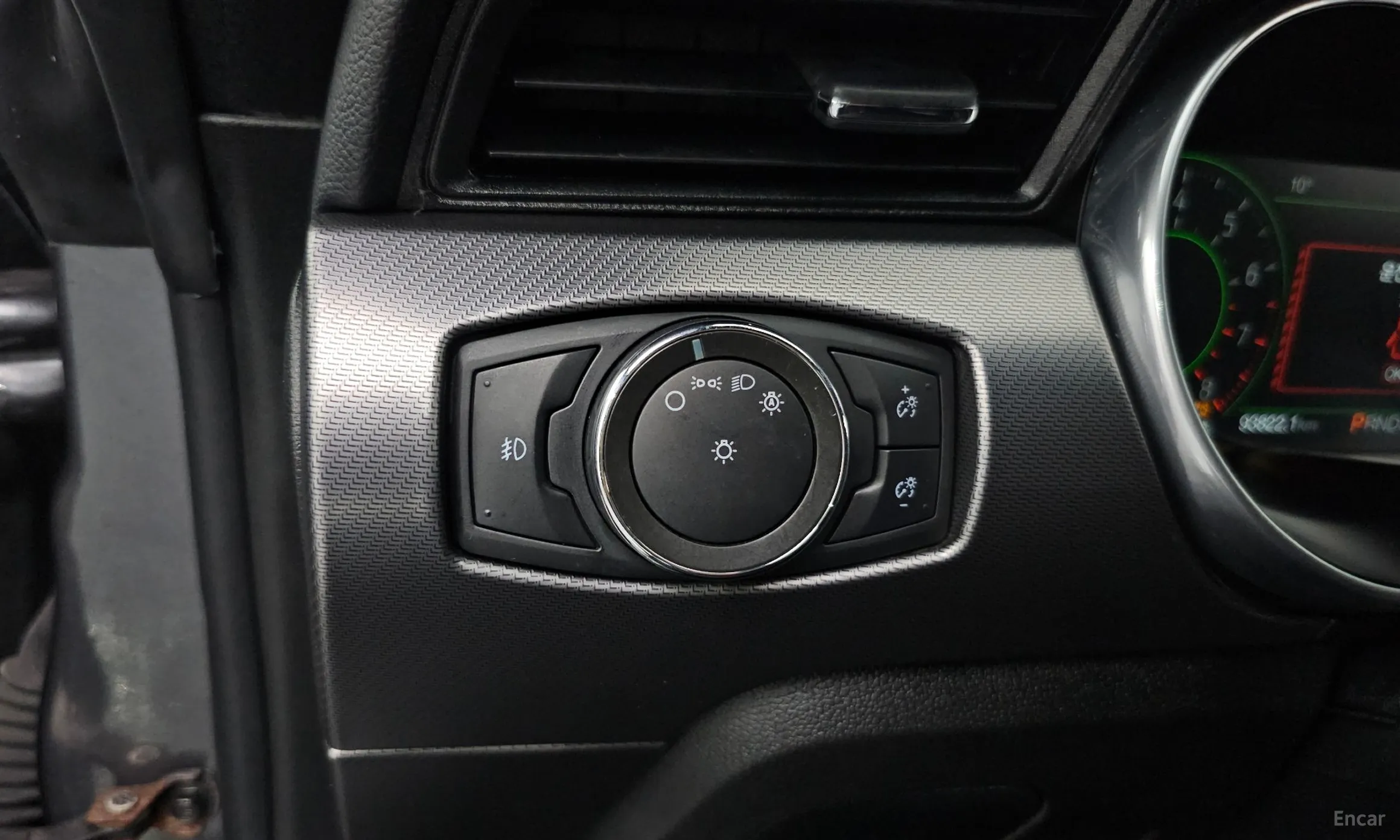 Ford Mustang превью 14