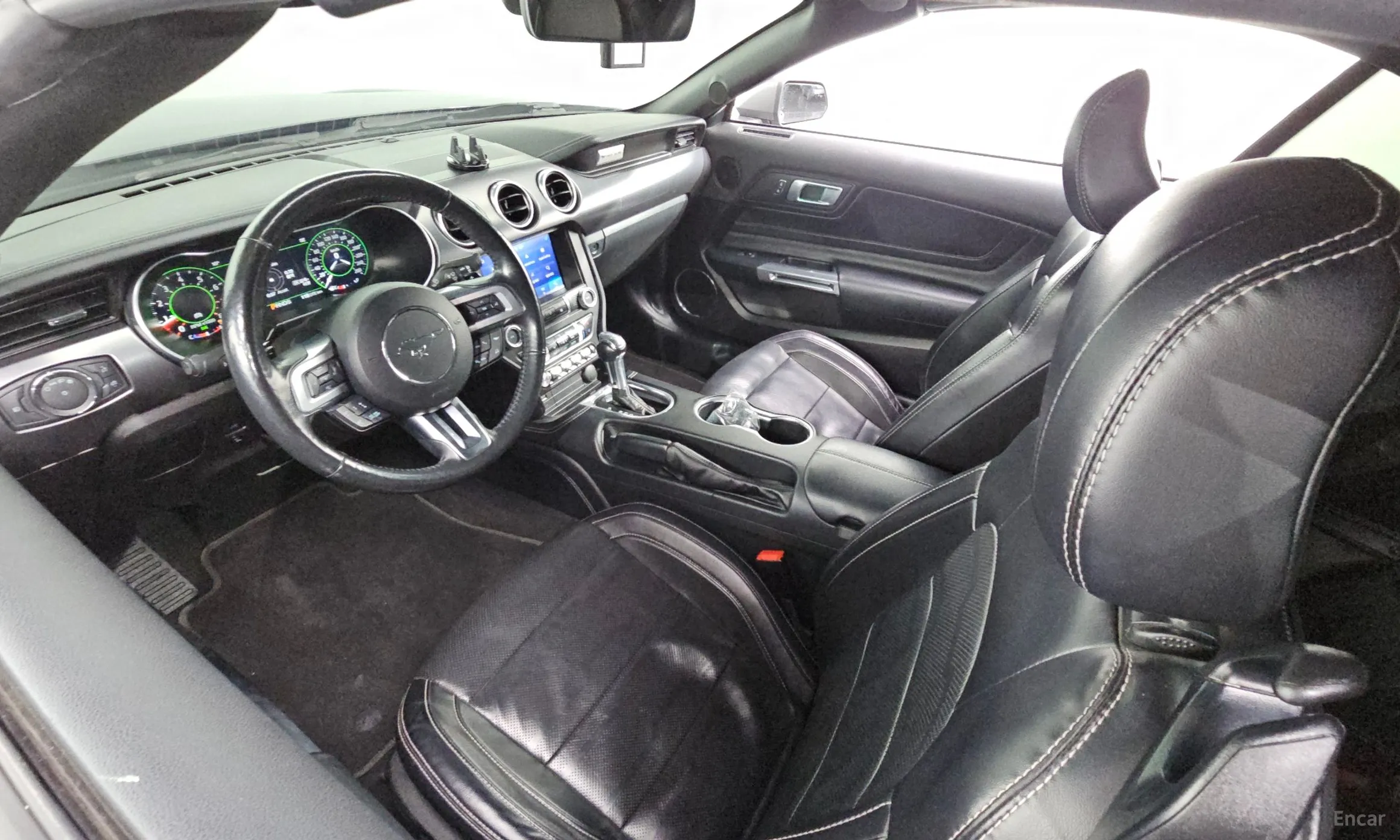 Ford Mustang превью 7